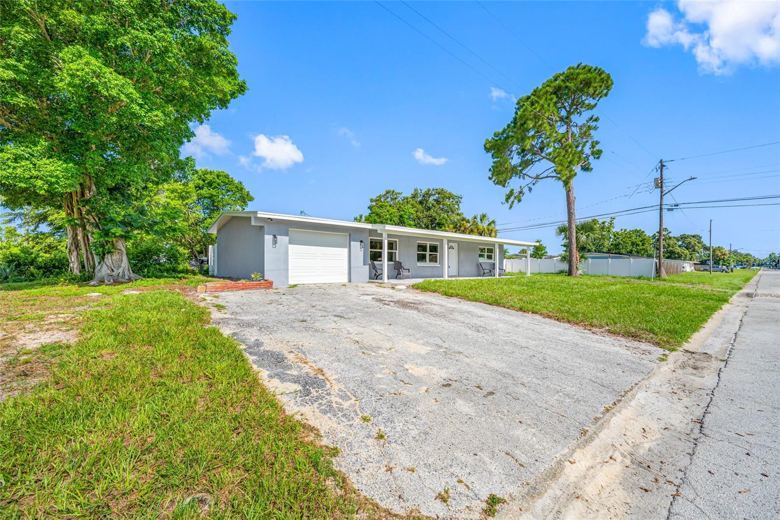 Listing photo id 43 for 3430 72nd Street N