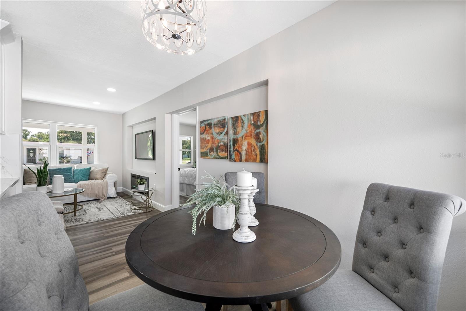 Listing photo id 7 for 3430 72nd Street N