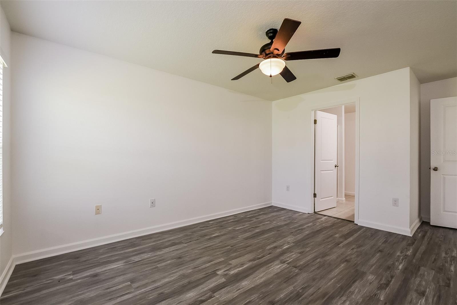 Image 10 of 26 For 1393 Lucerne Loop Road Ne