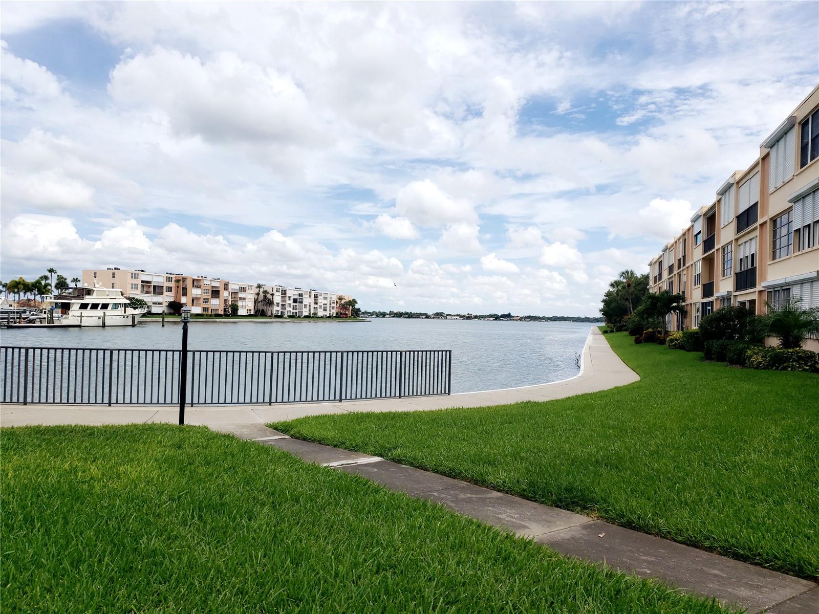 Image 21 of 27 For 7420 Bay Island Drive S 276