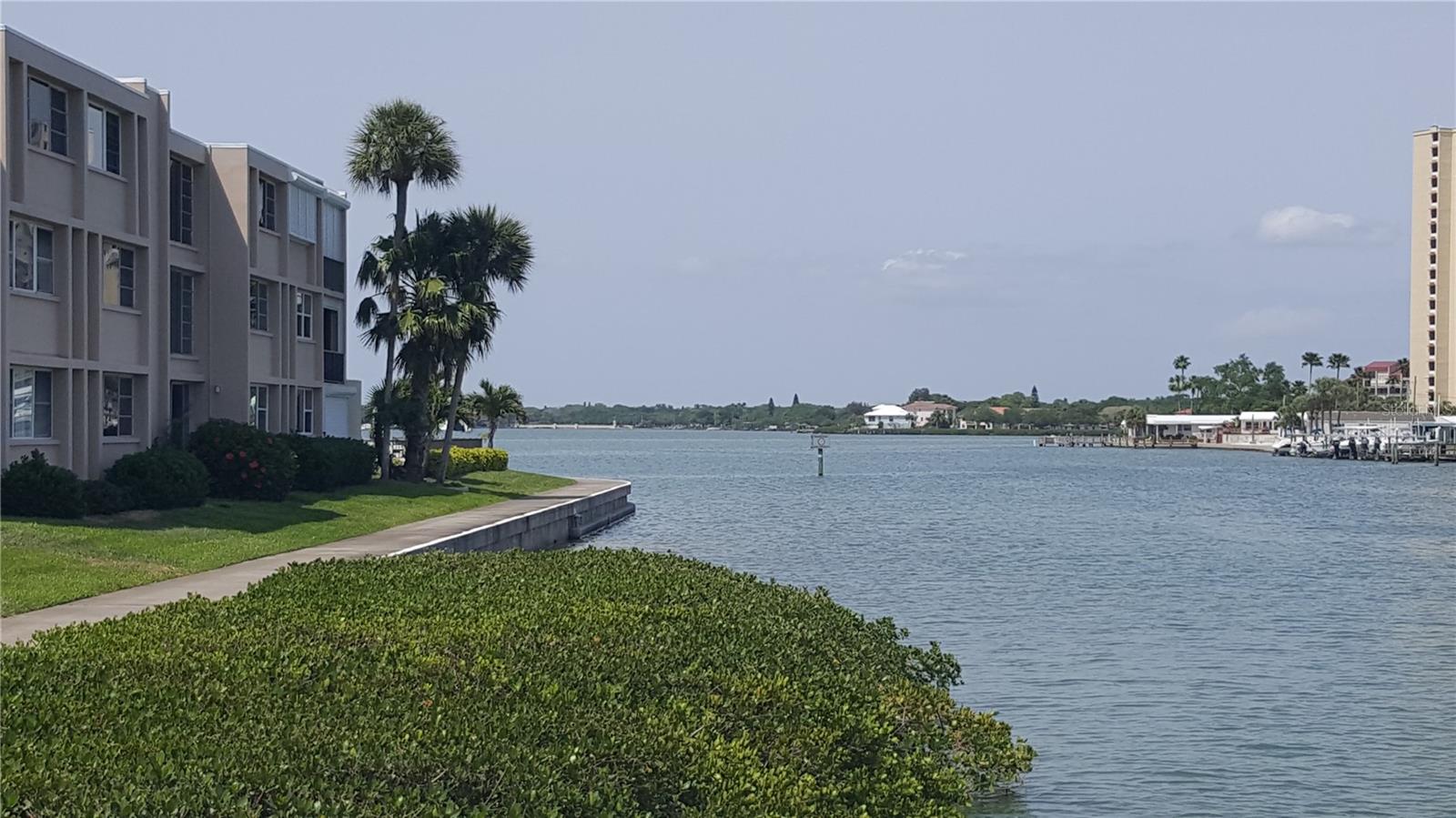 Image 25 of 27 For 7420 Bay Island Drive S 276