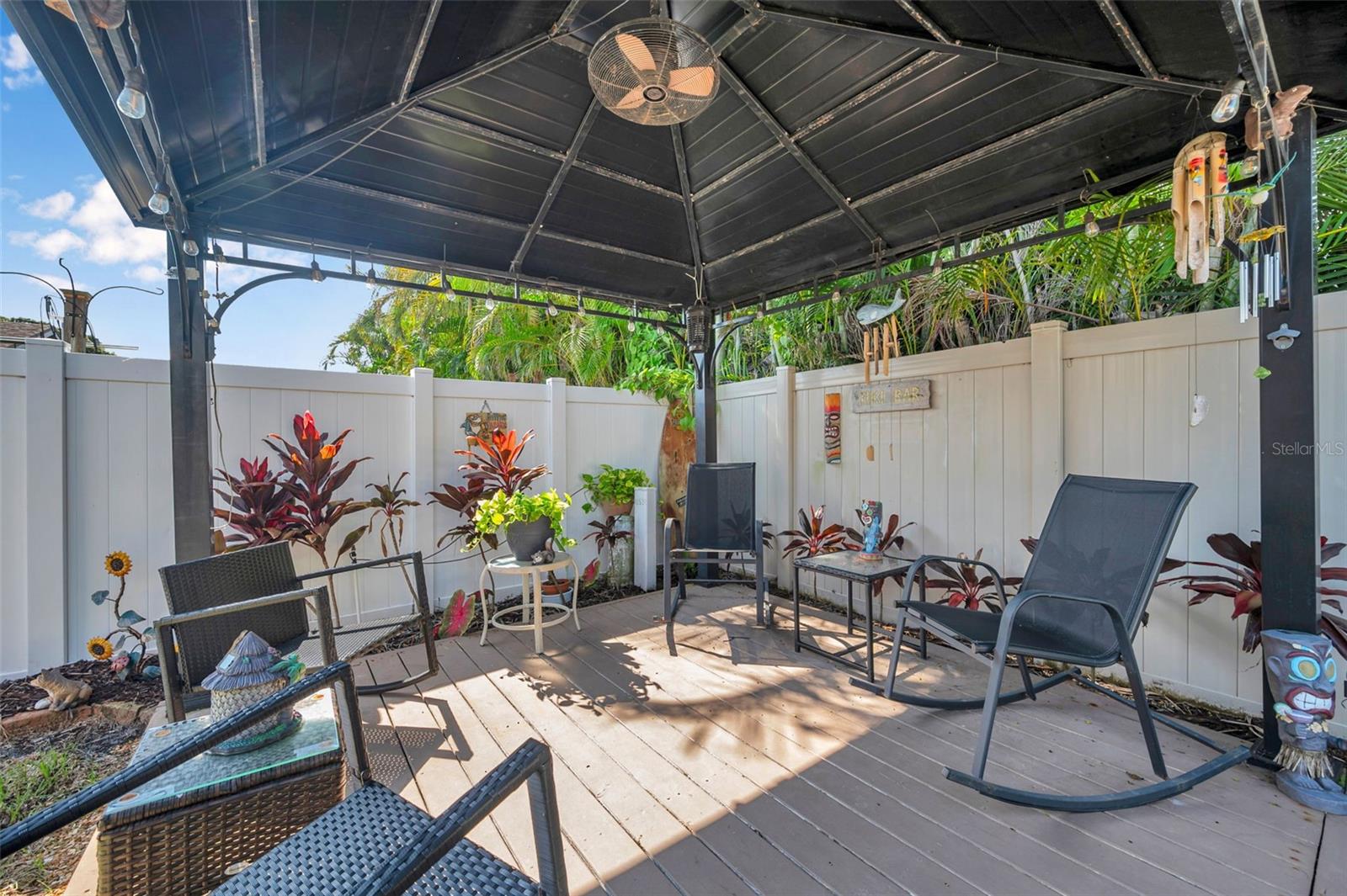 Listing photo id 10 for 11524 124th Terrace