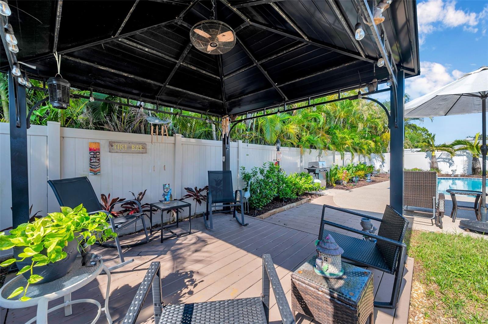 Listing photo id 11 for 11524 124th Terrace