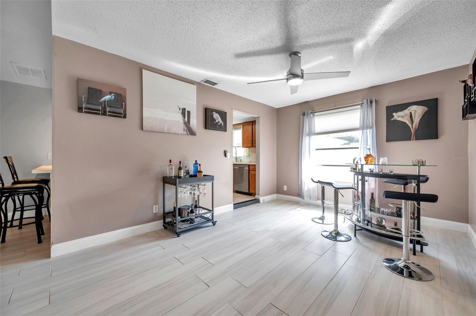 Listing photo id 24 for 11524 124th Terrace
