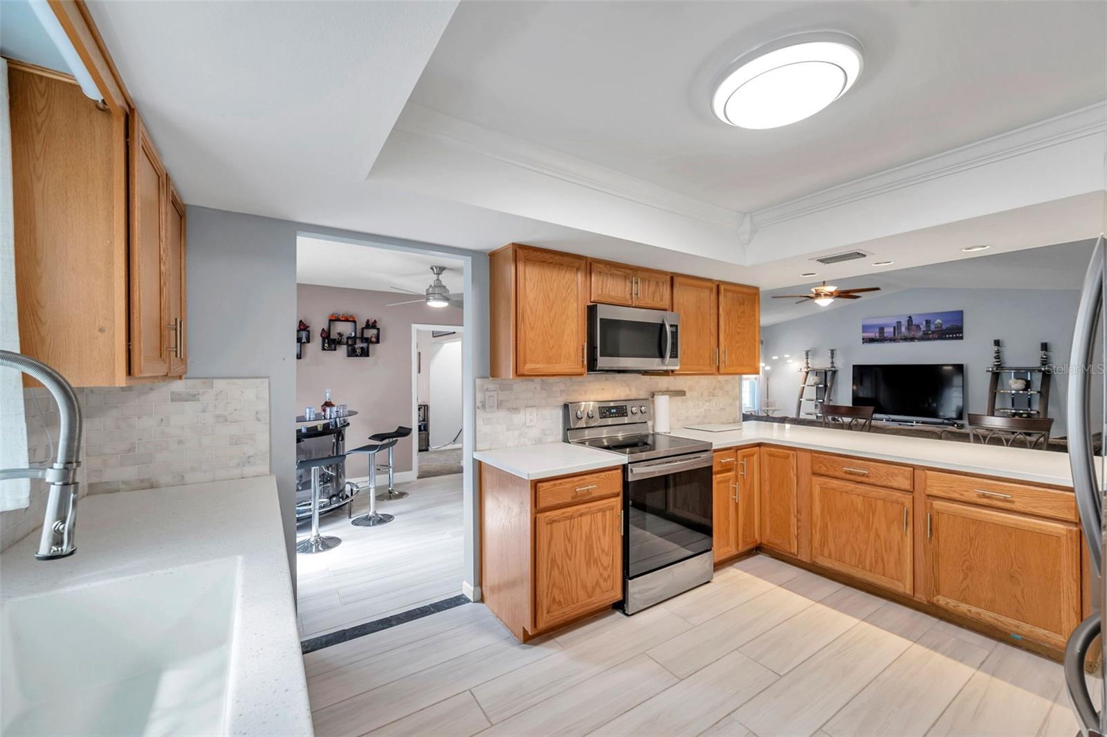 Listing photo id 27 for 11524 124th Terrace