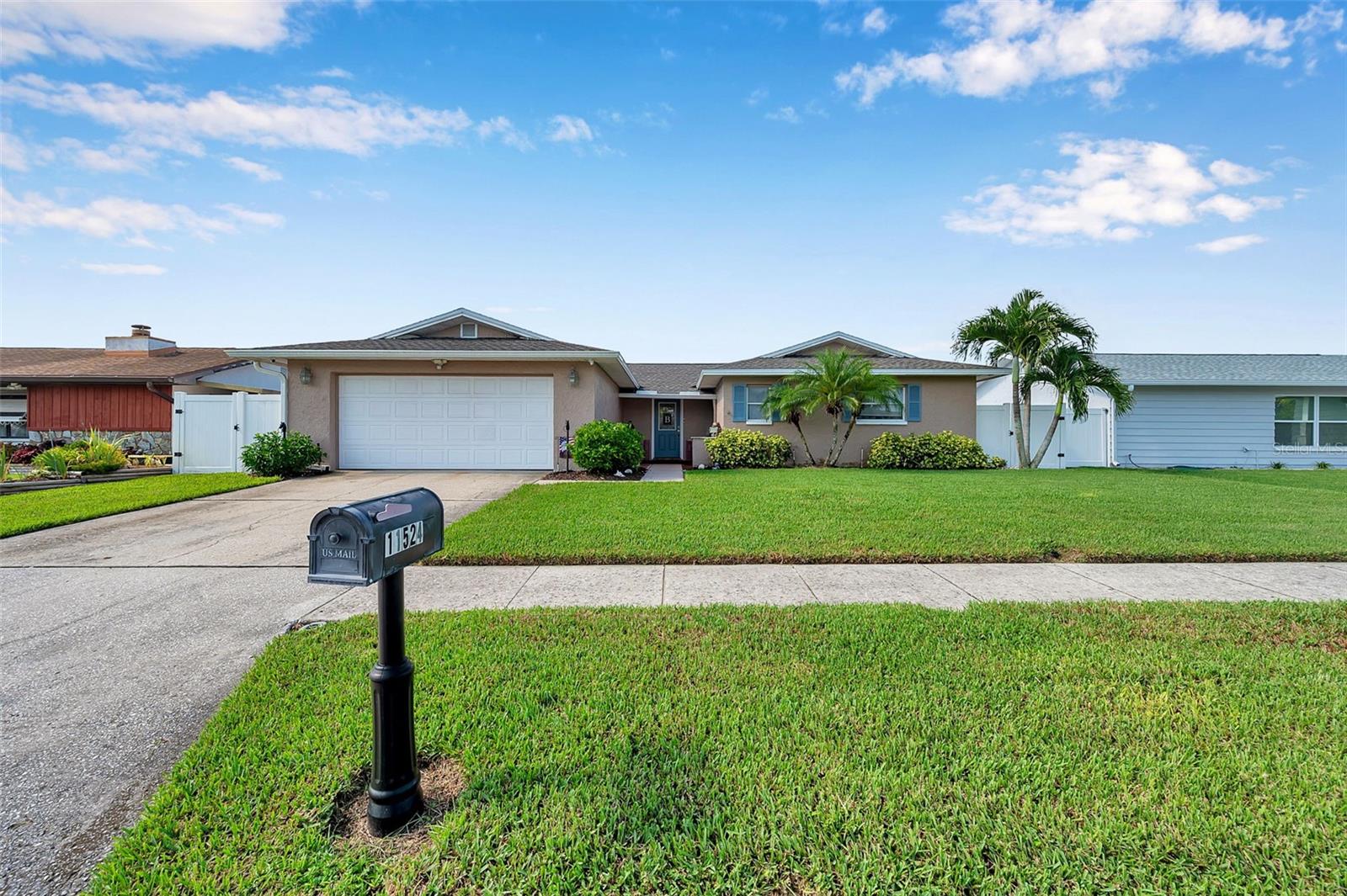 Listing photo id 1 for 11524 124th Terrace