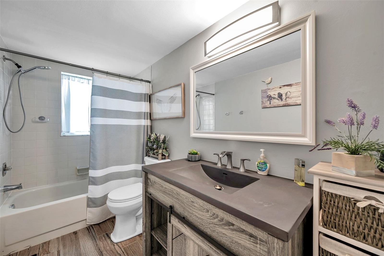 Listing photo id 34 for 11524 124th Terrace