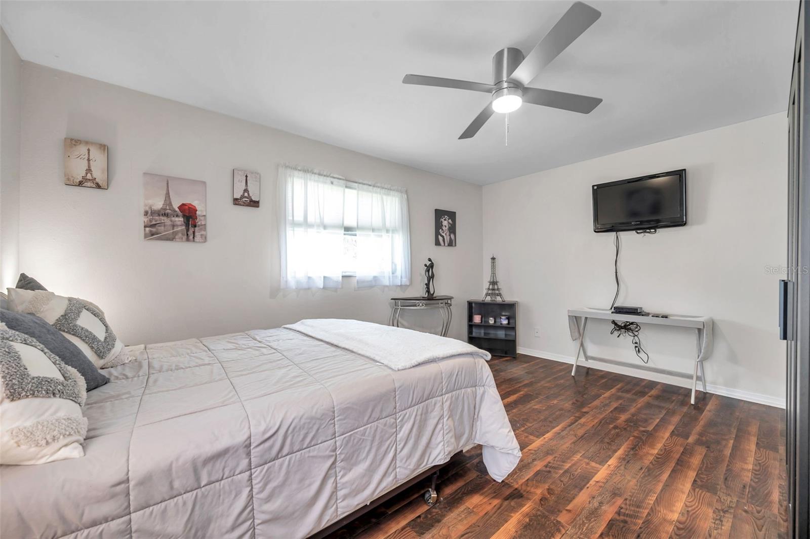 Listing photo id 38 for 11524 124th Terrace