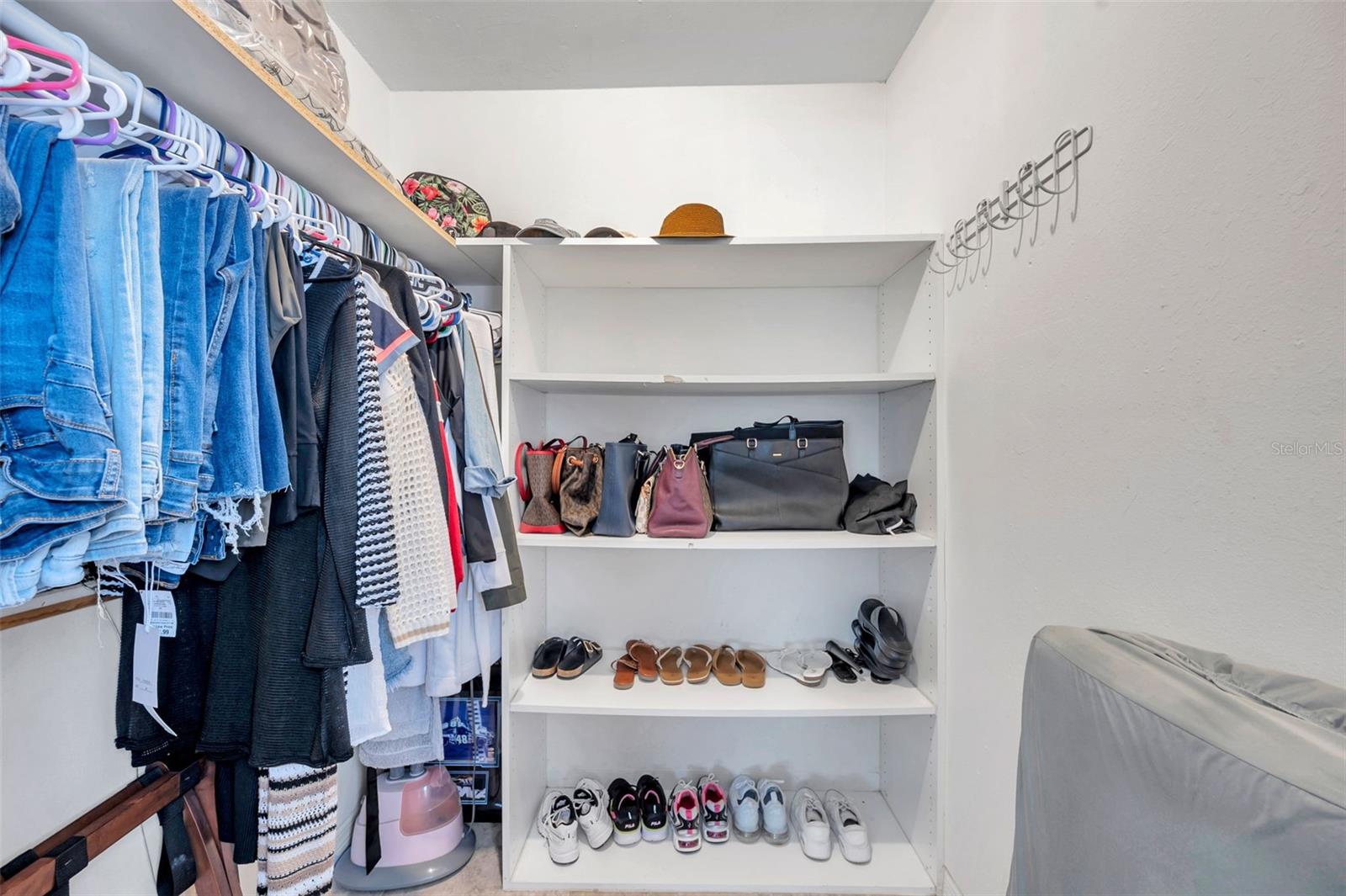 Listing photo id 40 for 11524 124th Terrace