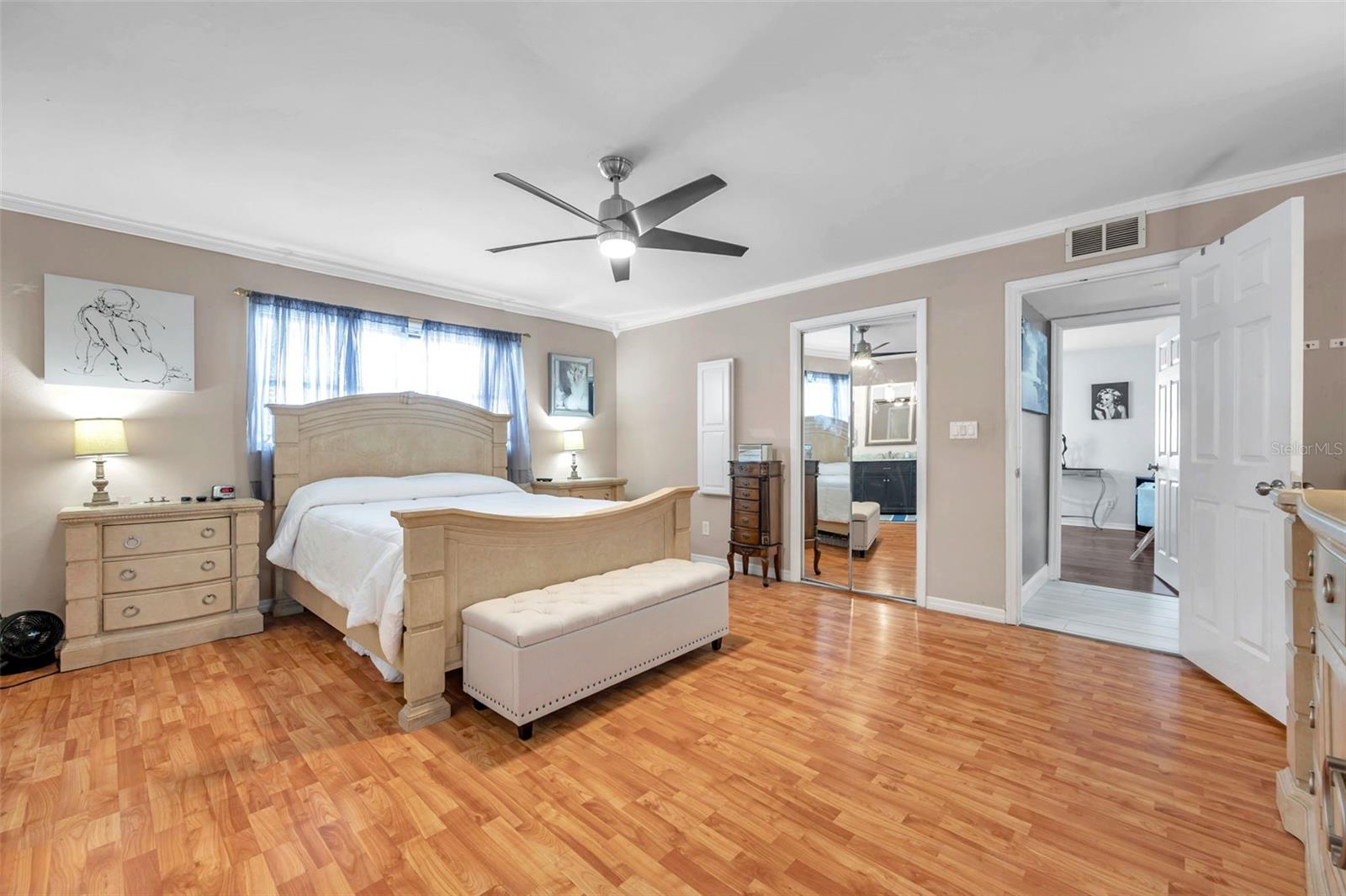 Listing photo id 42 for 11524 124th Terrace