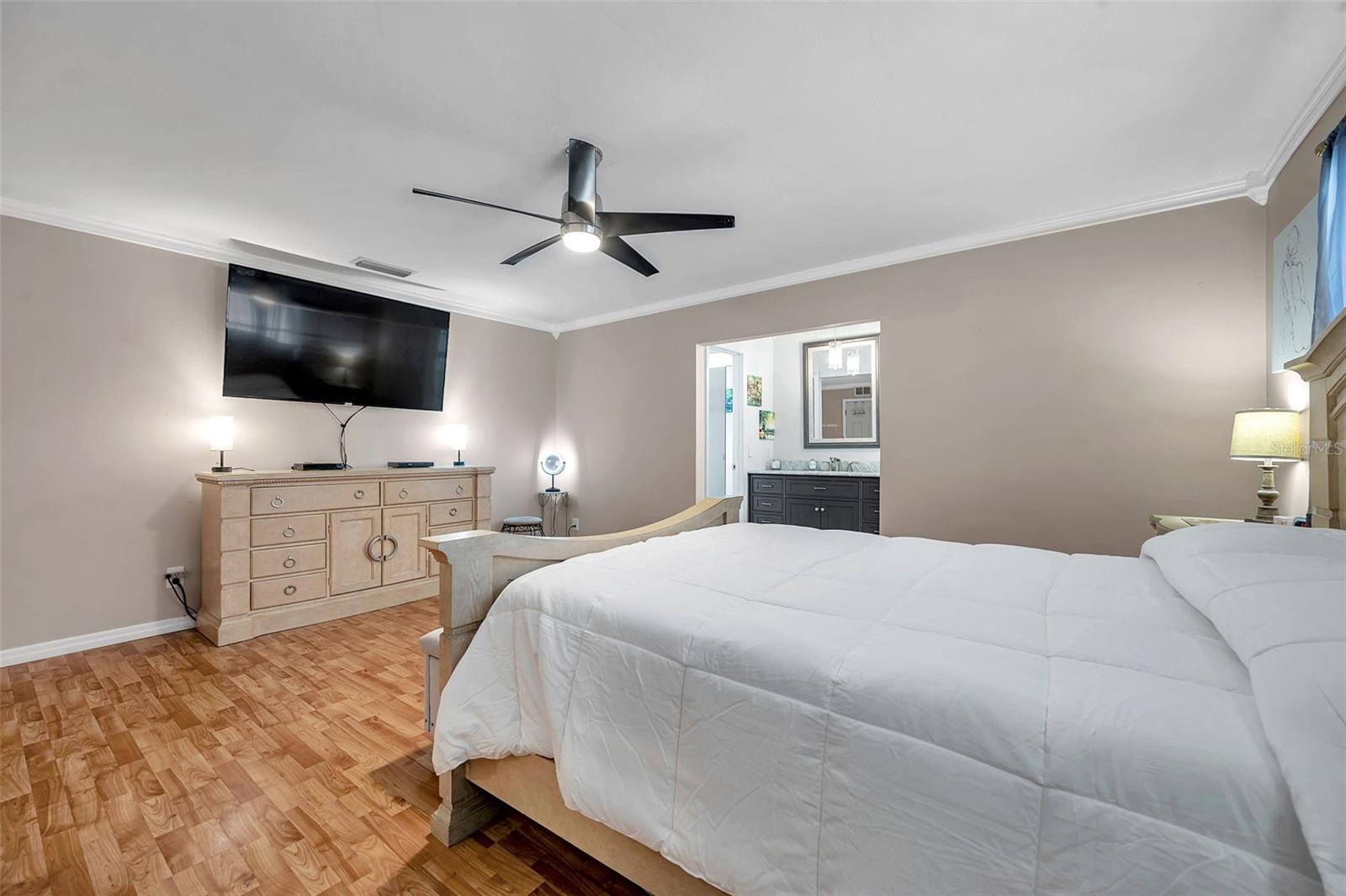 Listing photo id 45 for 11524 124th Terrace