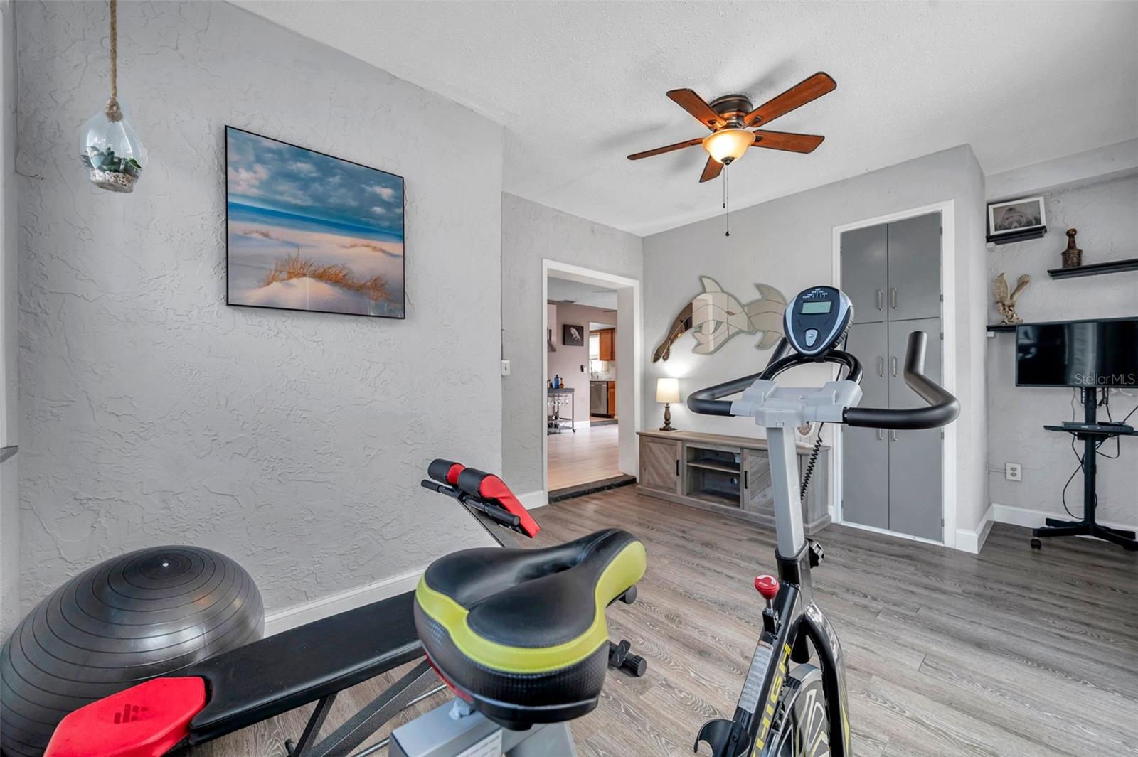Listing photo id 54 for 11524 124th Terrace