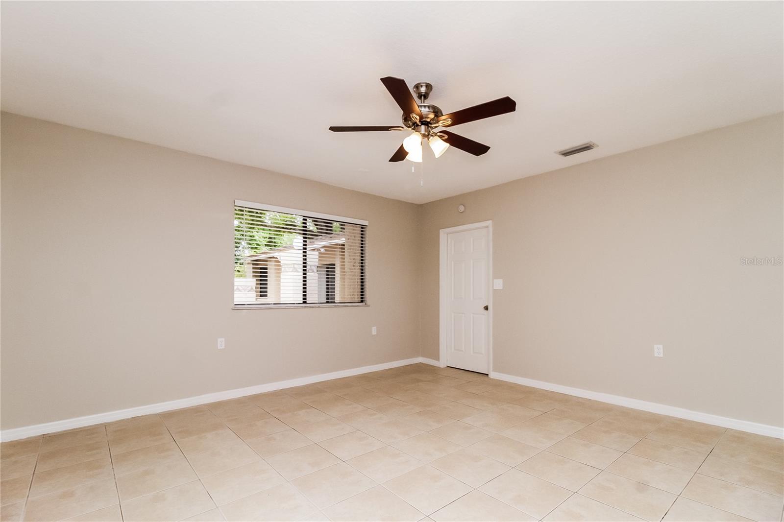 Image 7 of 16 For 900 Brennam Place
