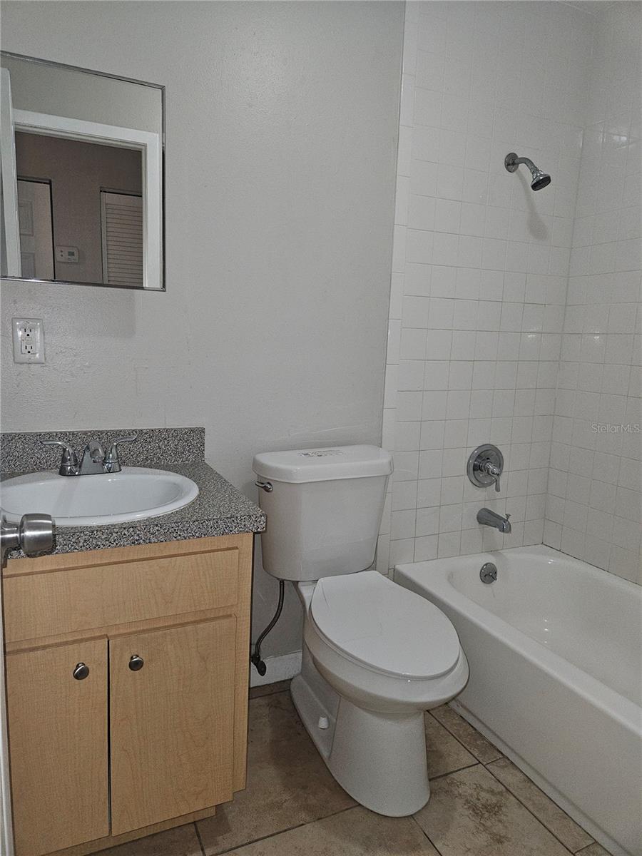Image 11 of 17 For 2410 Cypress Street B