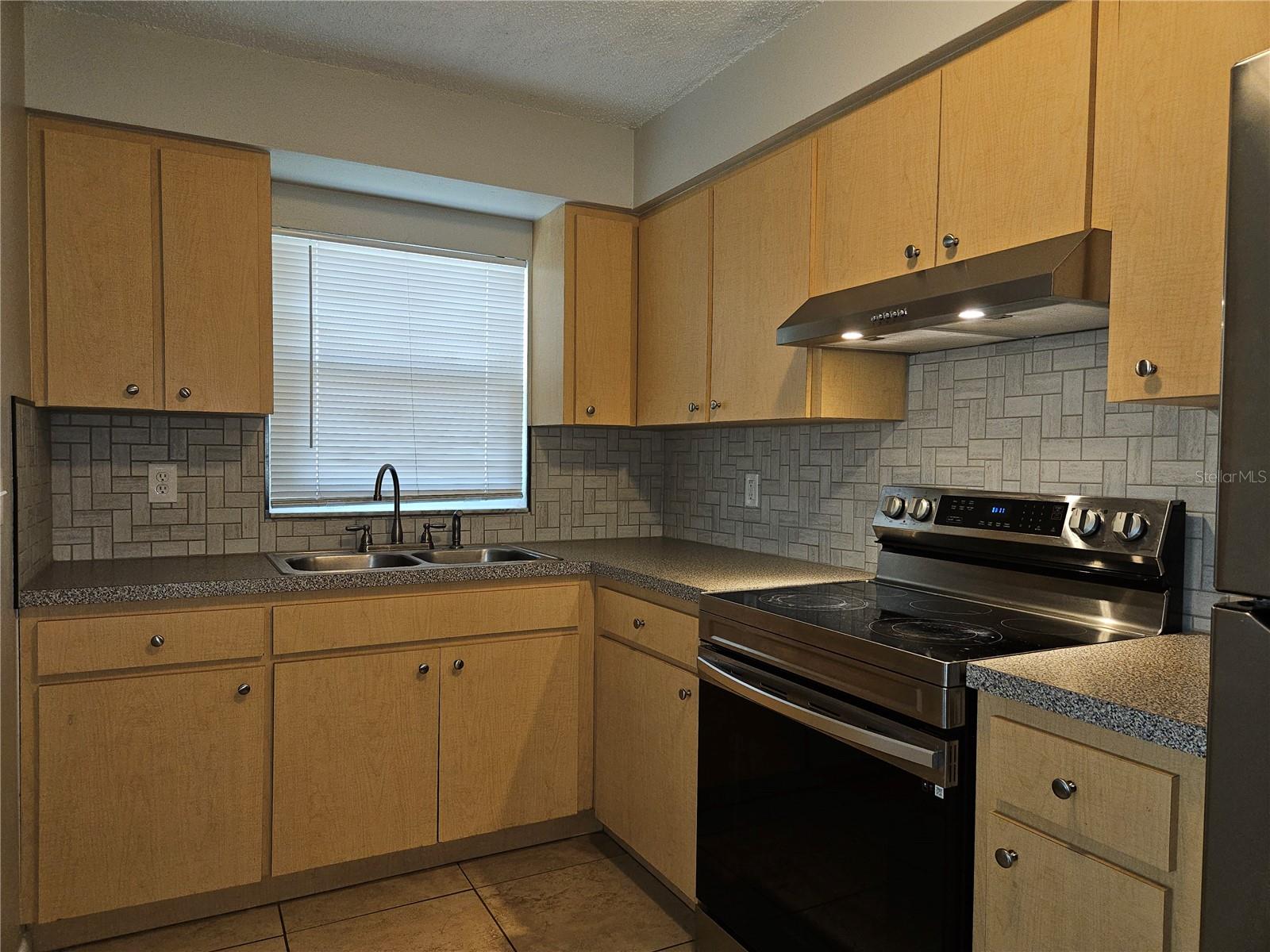 Image 7 of 17 For 2410 Cypress Street B