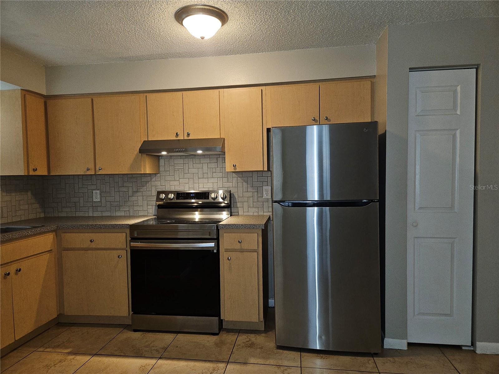 Image 8 of 17 For 2410 Cypress Street B