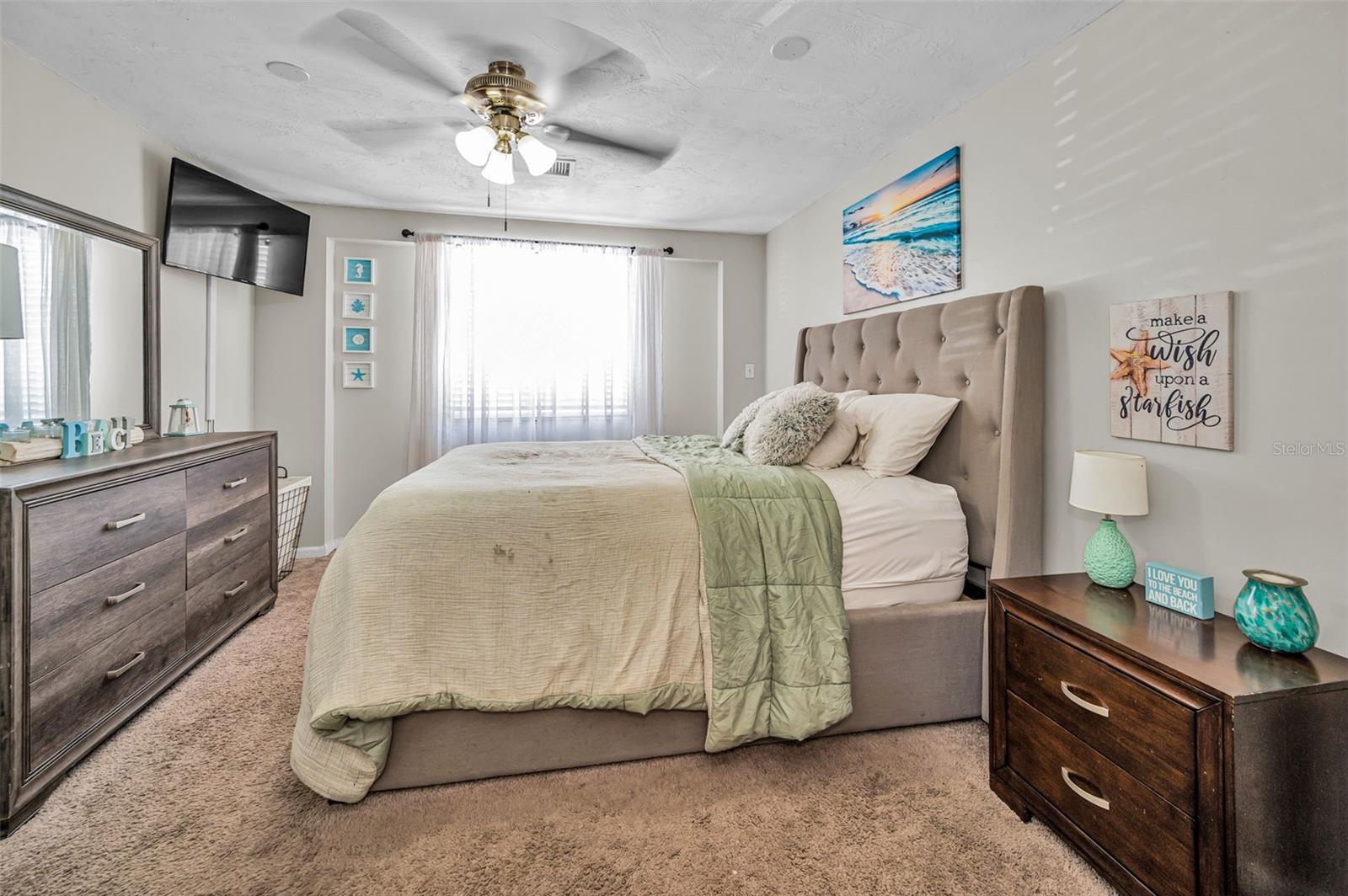 Listing photo id 27 for 6053 11th Avenue
