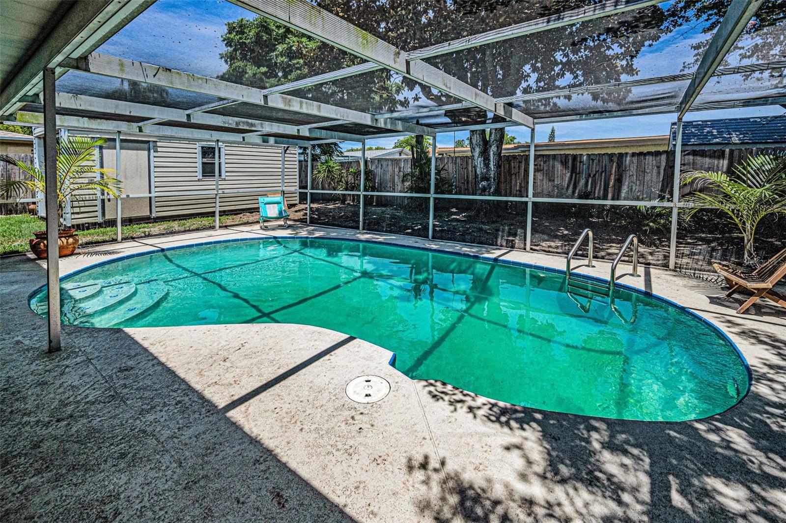 Listing photo id 31 for 6053 11th Avenue