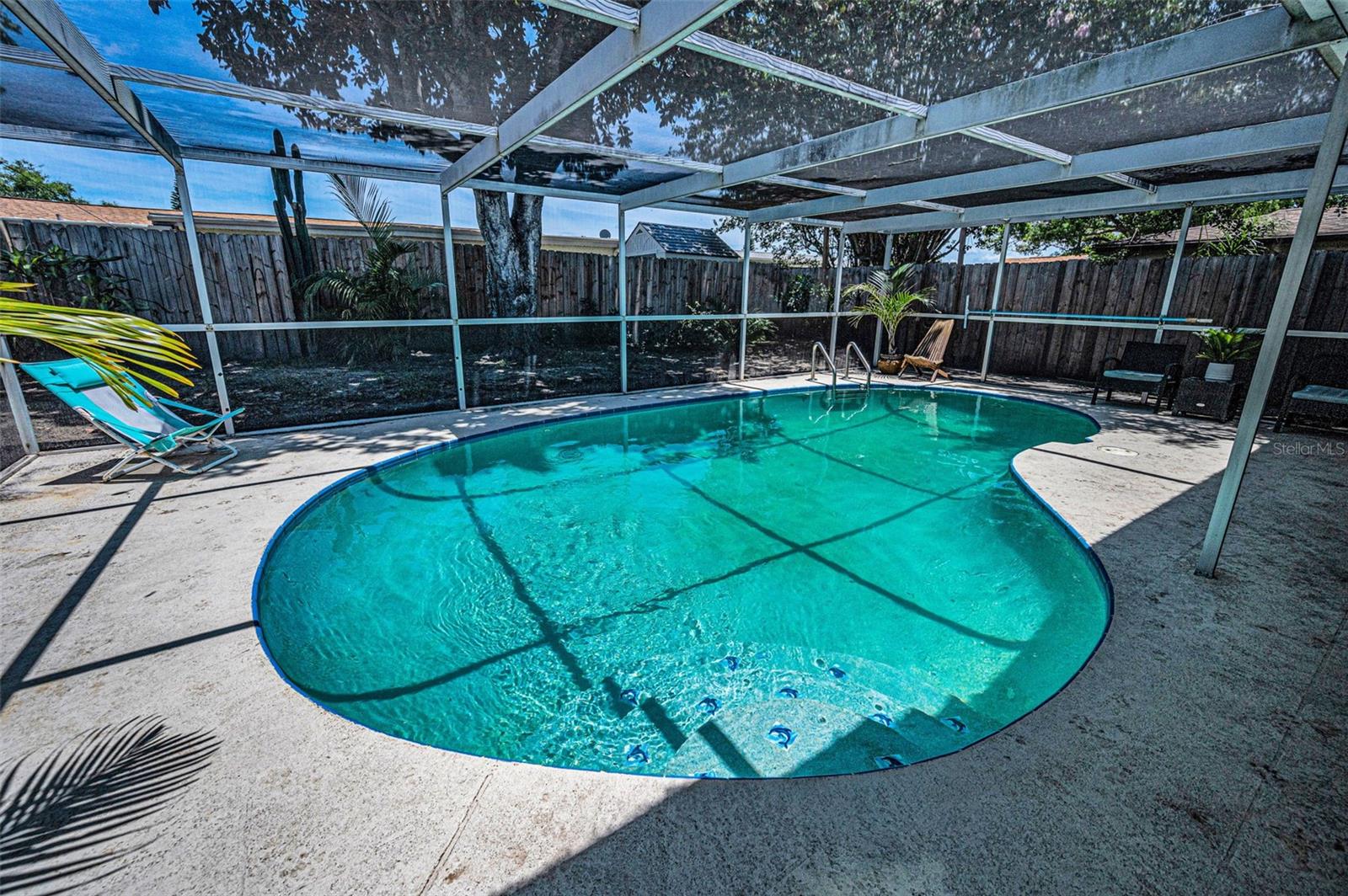 Listing photo id 32 for 6053 11th Avenue