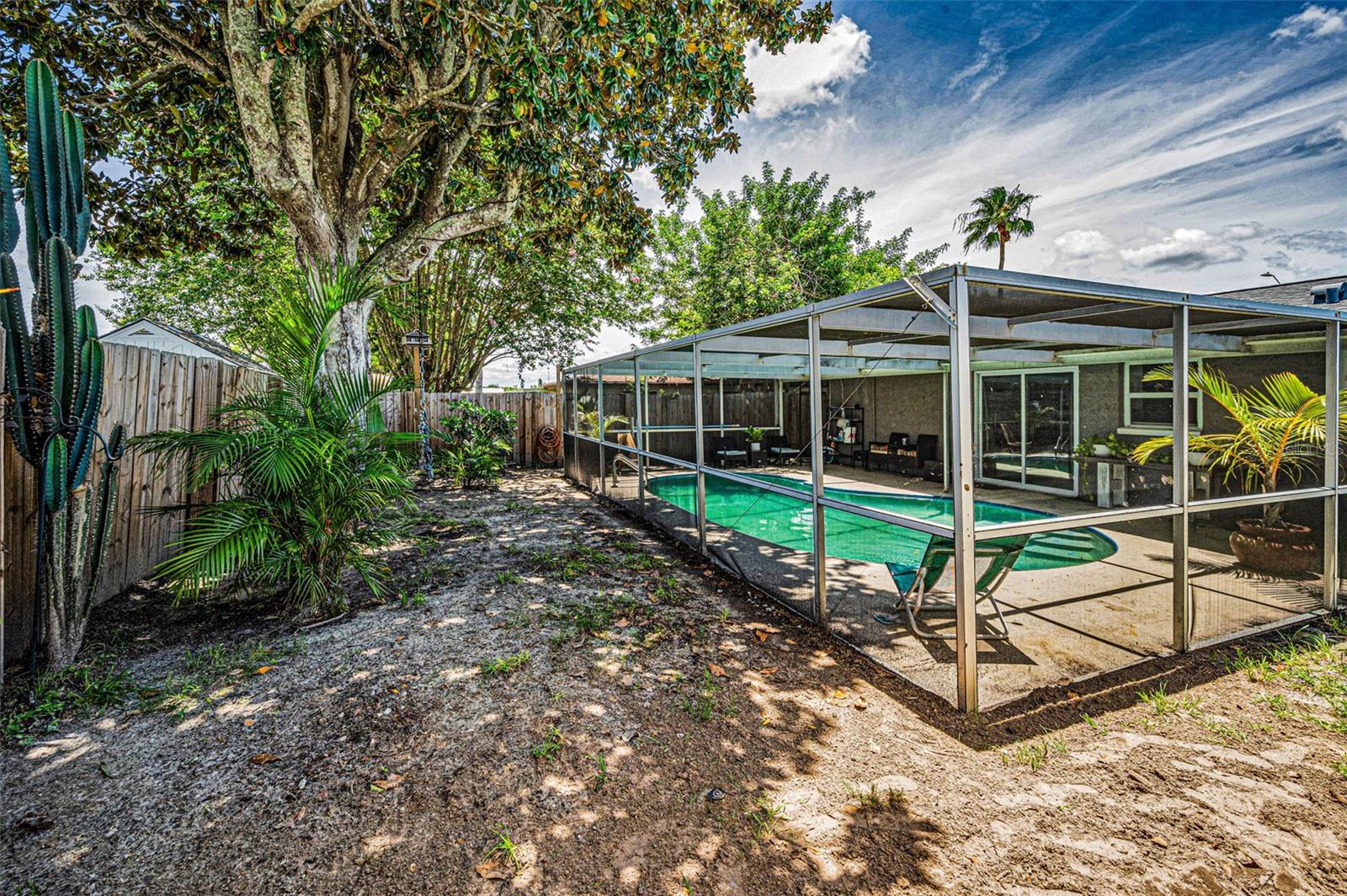 Listing photo id 38 for 6053 11th Avenue