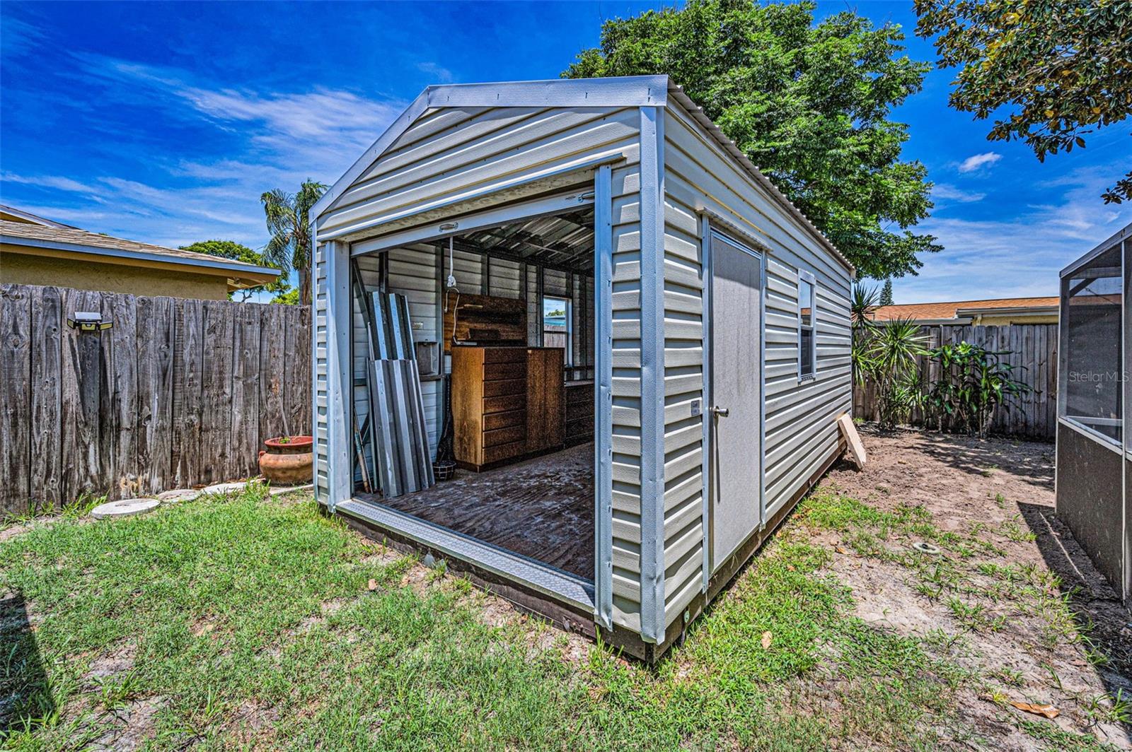 Listing photo id 40 for 6053 11th Avenue