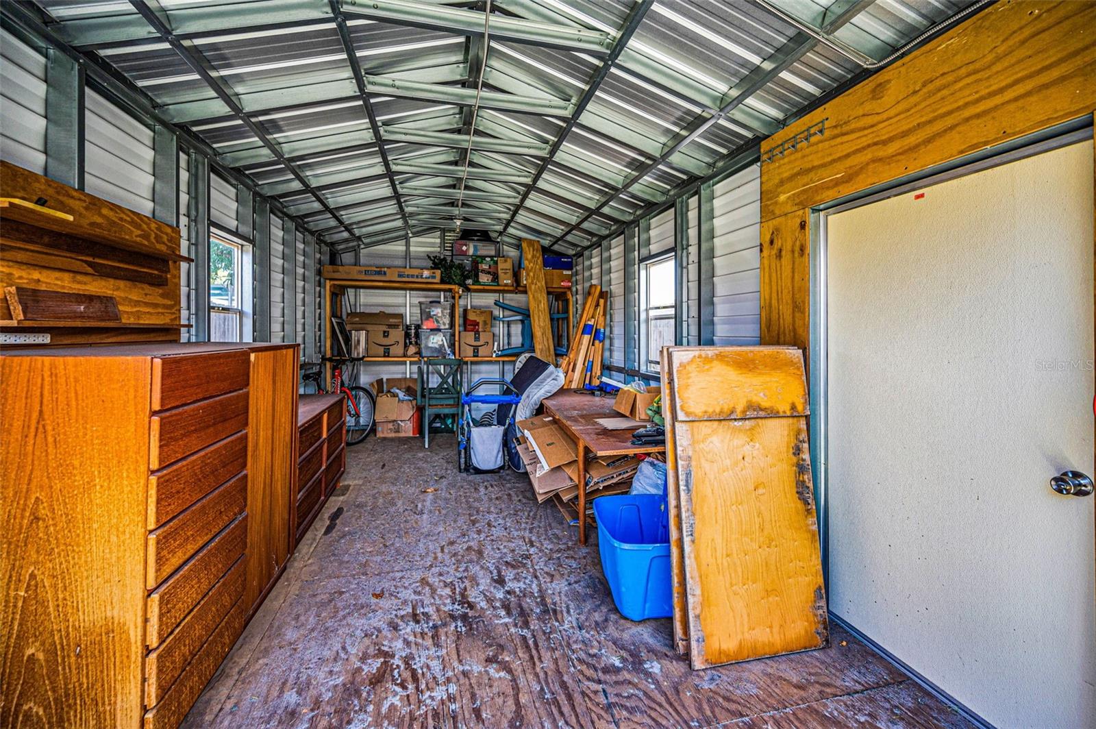 Listing photo id 41 for 6053 11th Avenue