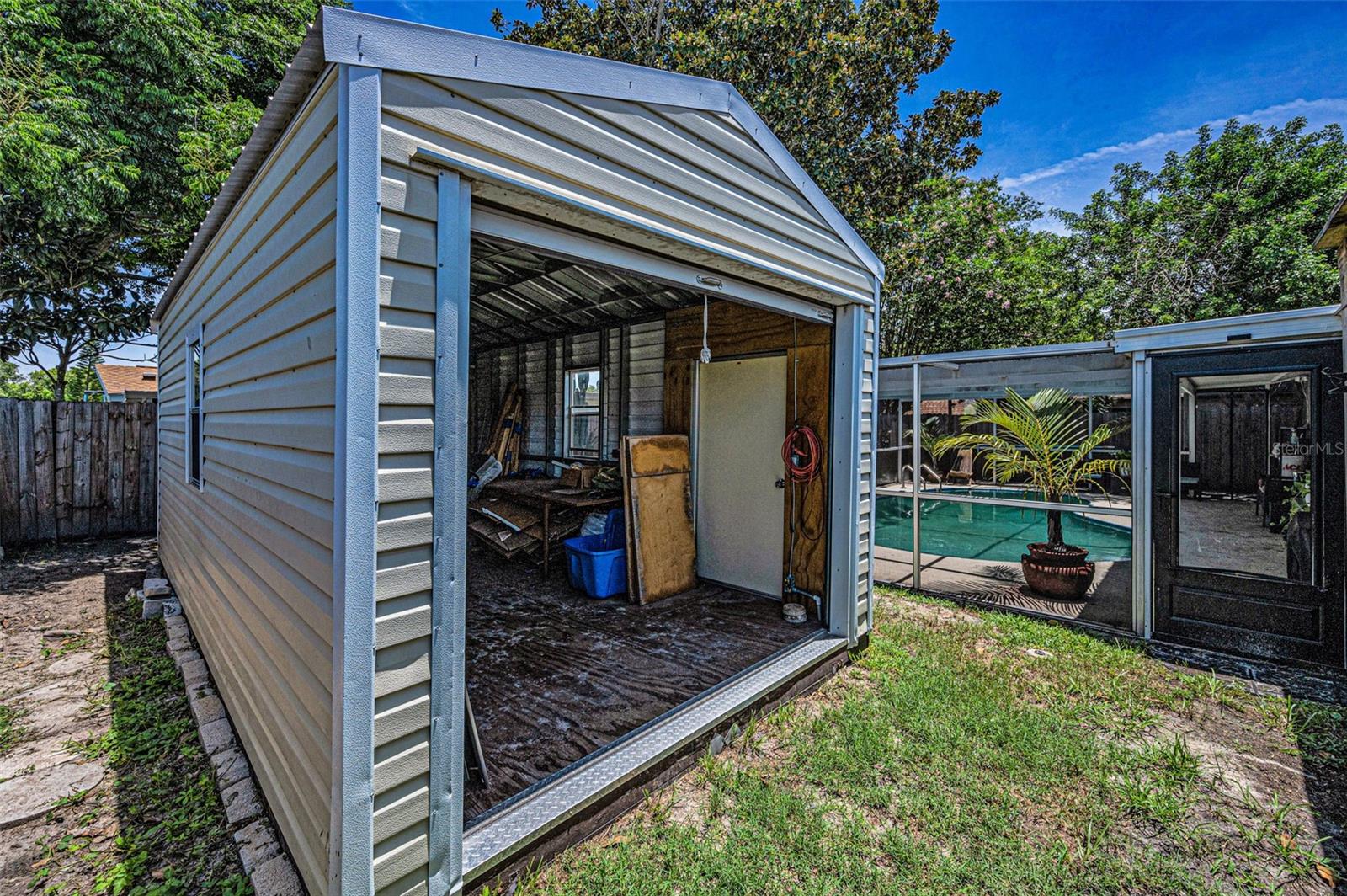 Listing photo id 42 for 6053 11th Avenue