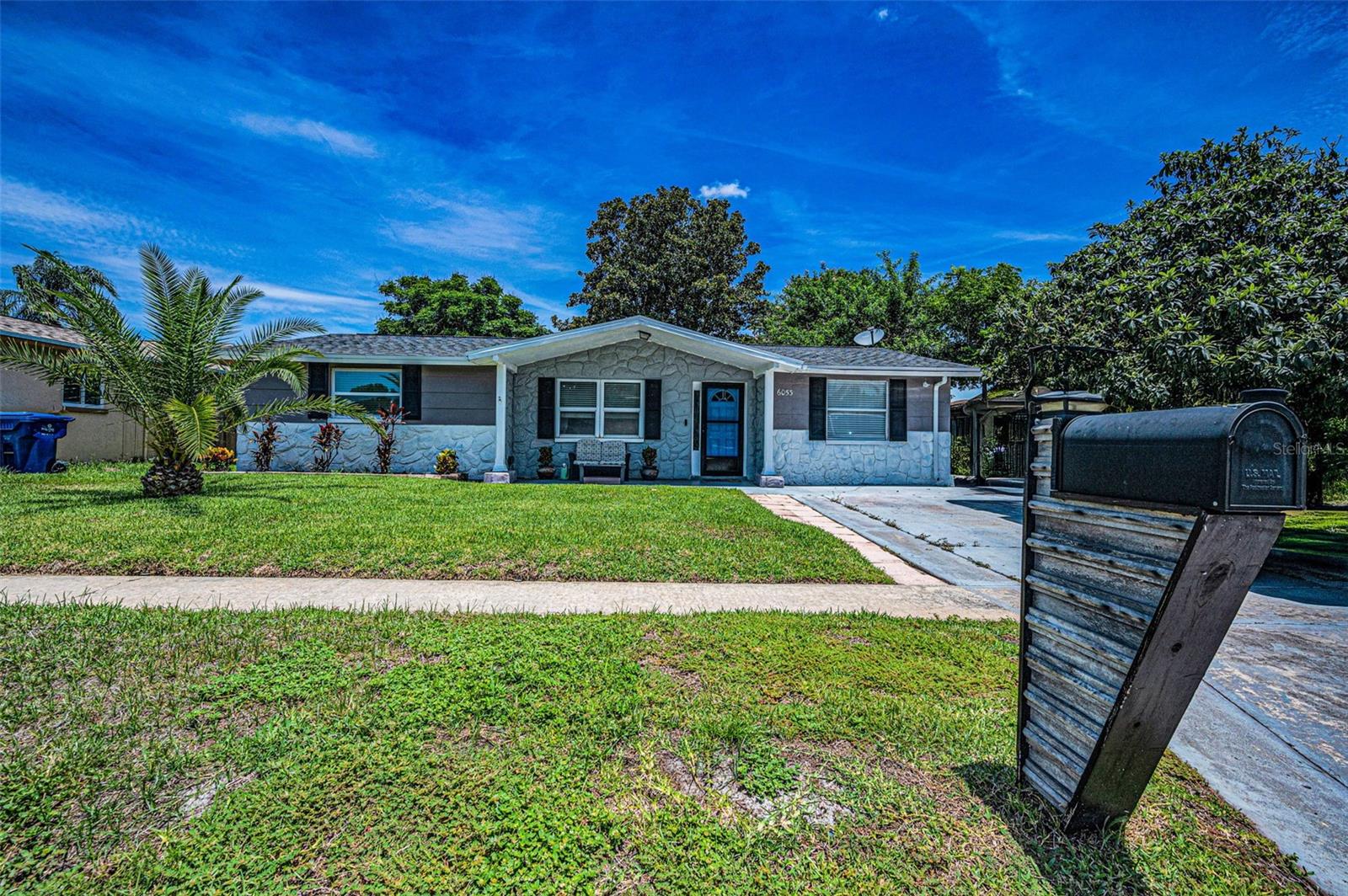 Listing photo id 44 for 6053 11th Avenue