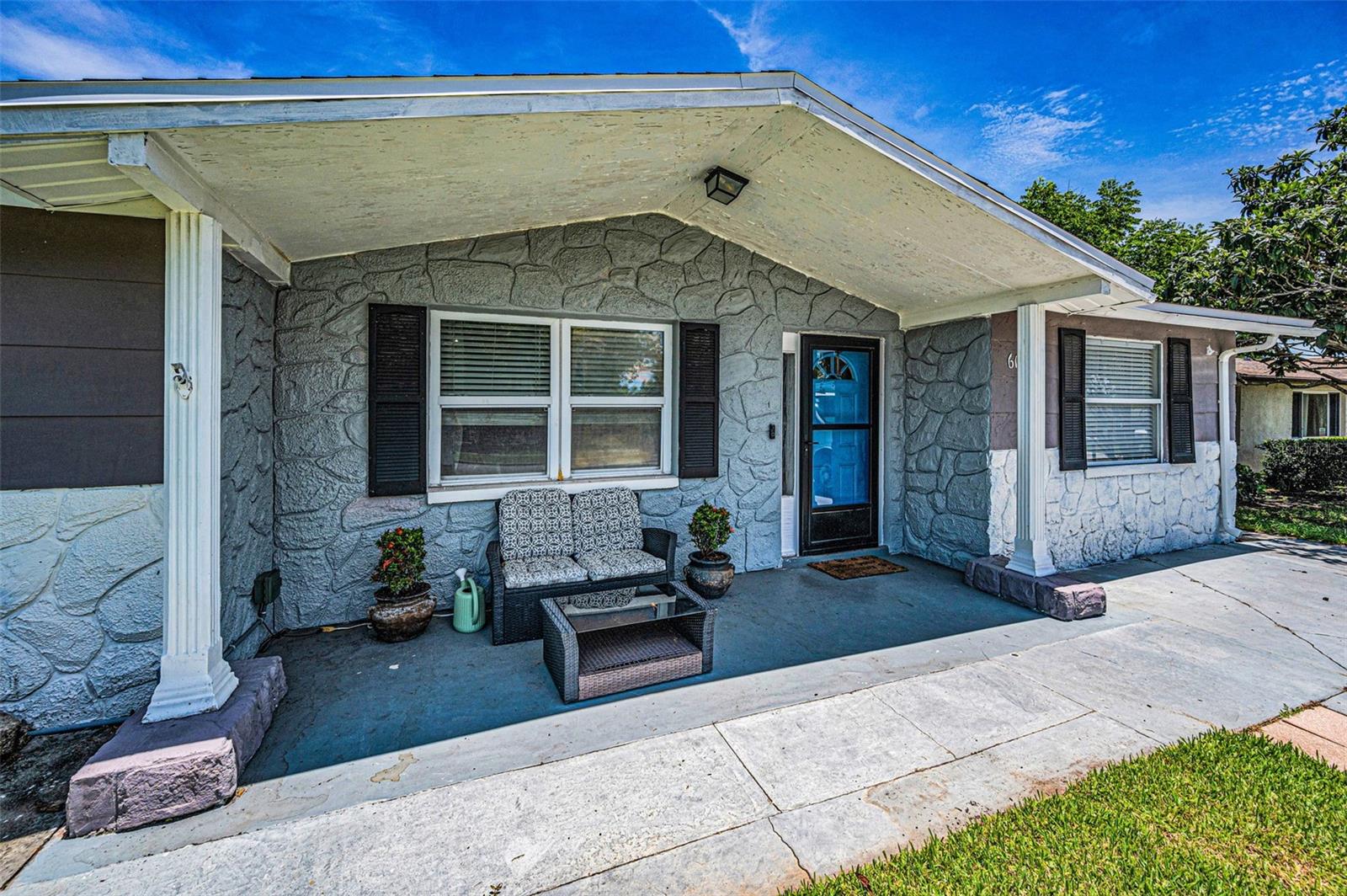 Listing photo id 4 for 6053 11th Avenue