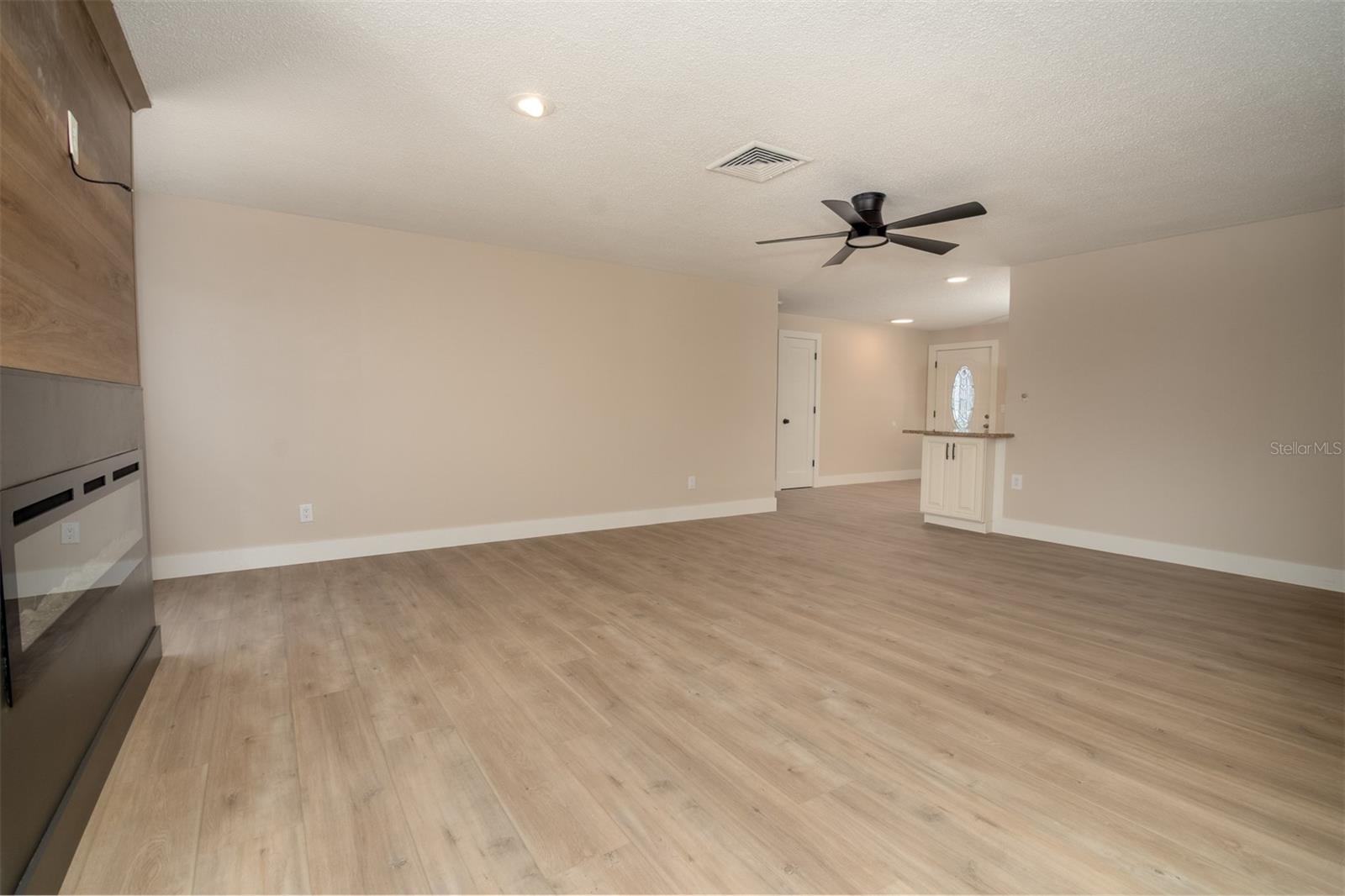 Image 14 of 49 For 171 Palm Boulevard
