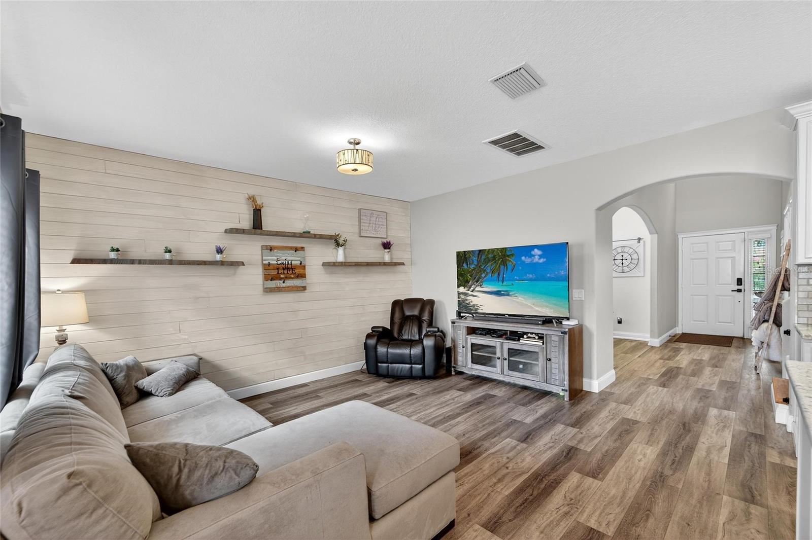 Image 28 of 95 For 5920 Beaconpark Street