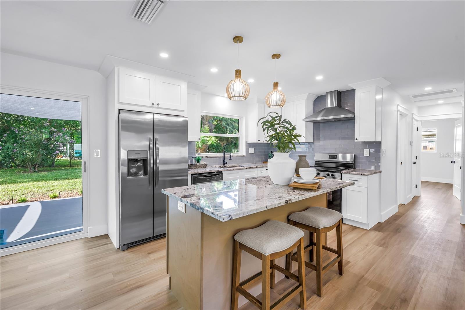 Image 12 of 32 For 6161 35th Avenue N
