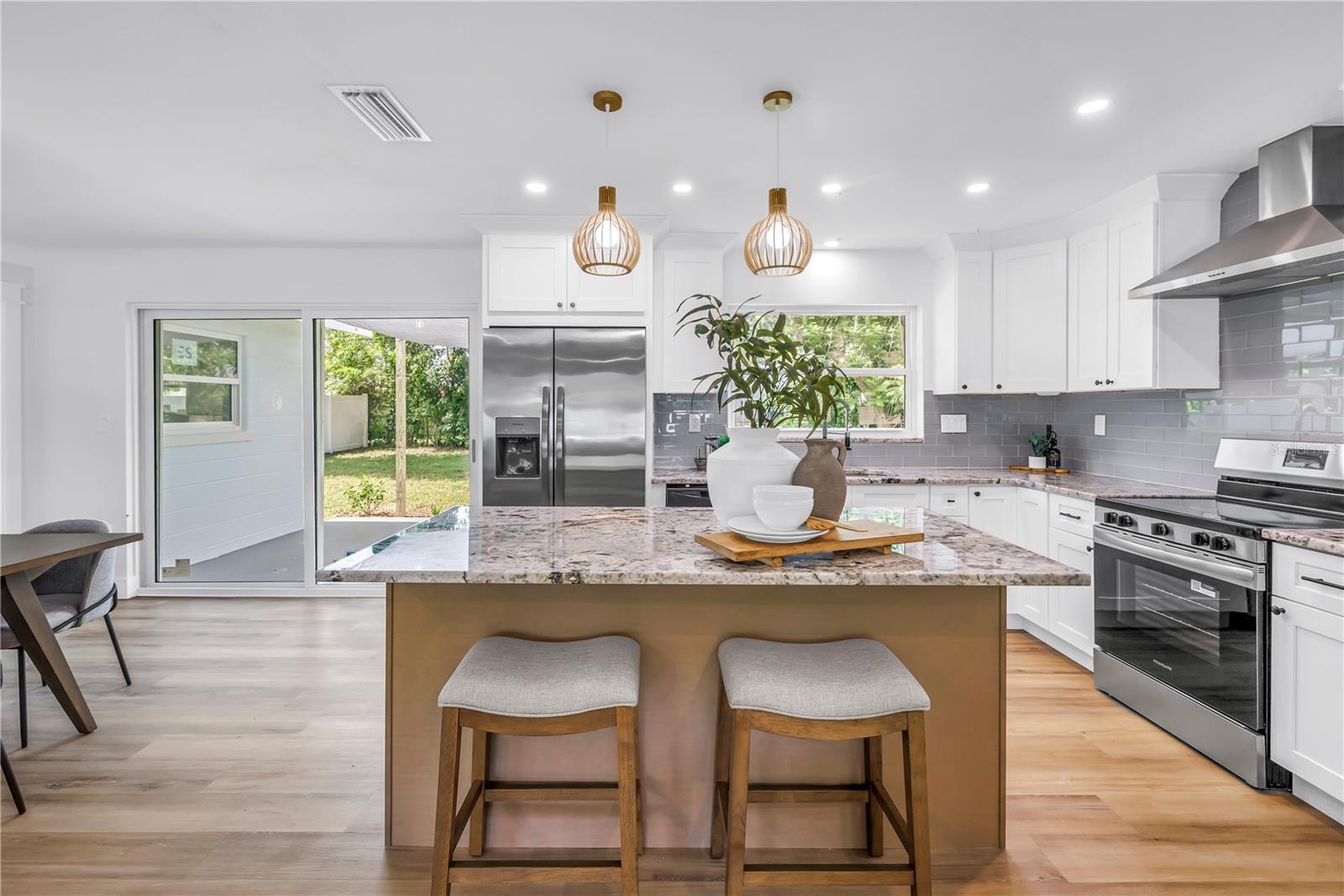 Image 13 of 32 For 6161 35th Avenue N