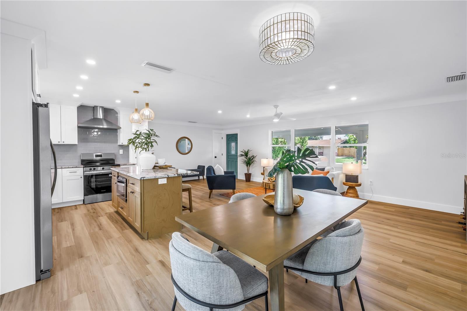Image 15 of 32 For 6161 35th Avenue N