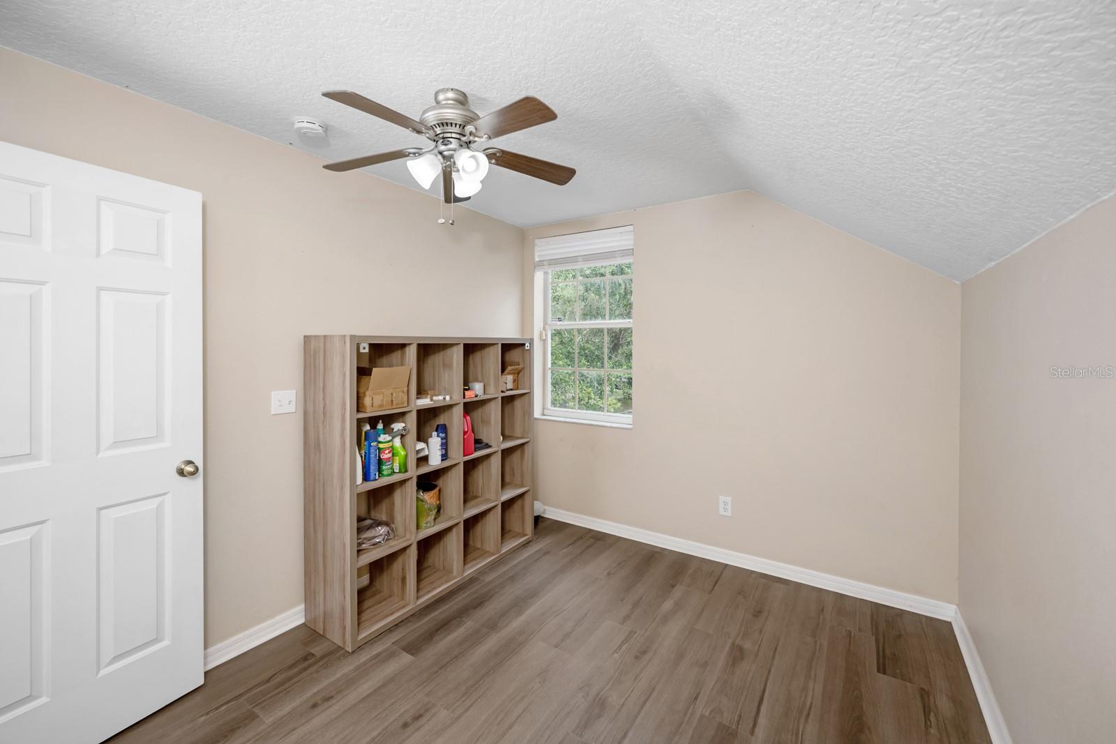 Image 10 of 15 For 10807 Shasta Court