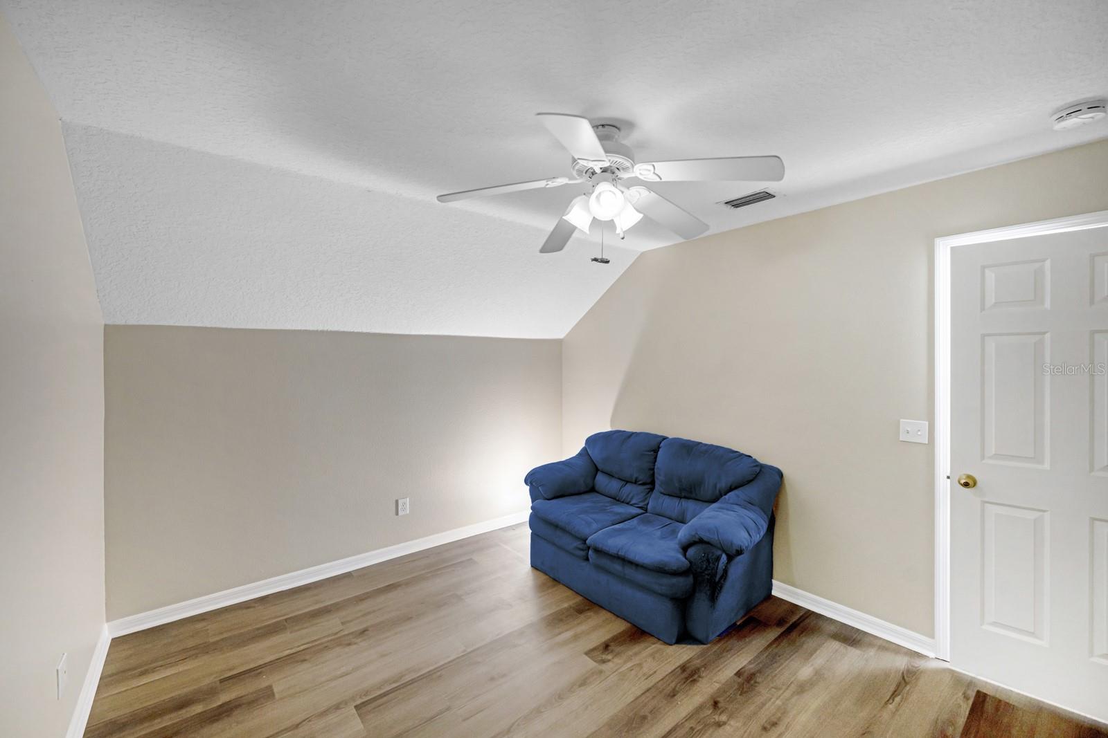 Image 11 of 15 For 10807 Shasta Court