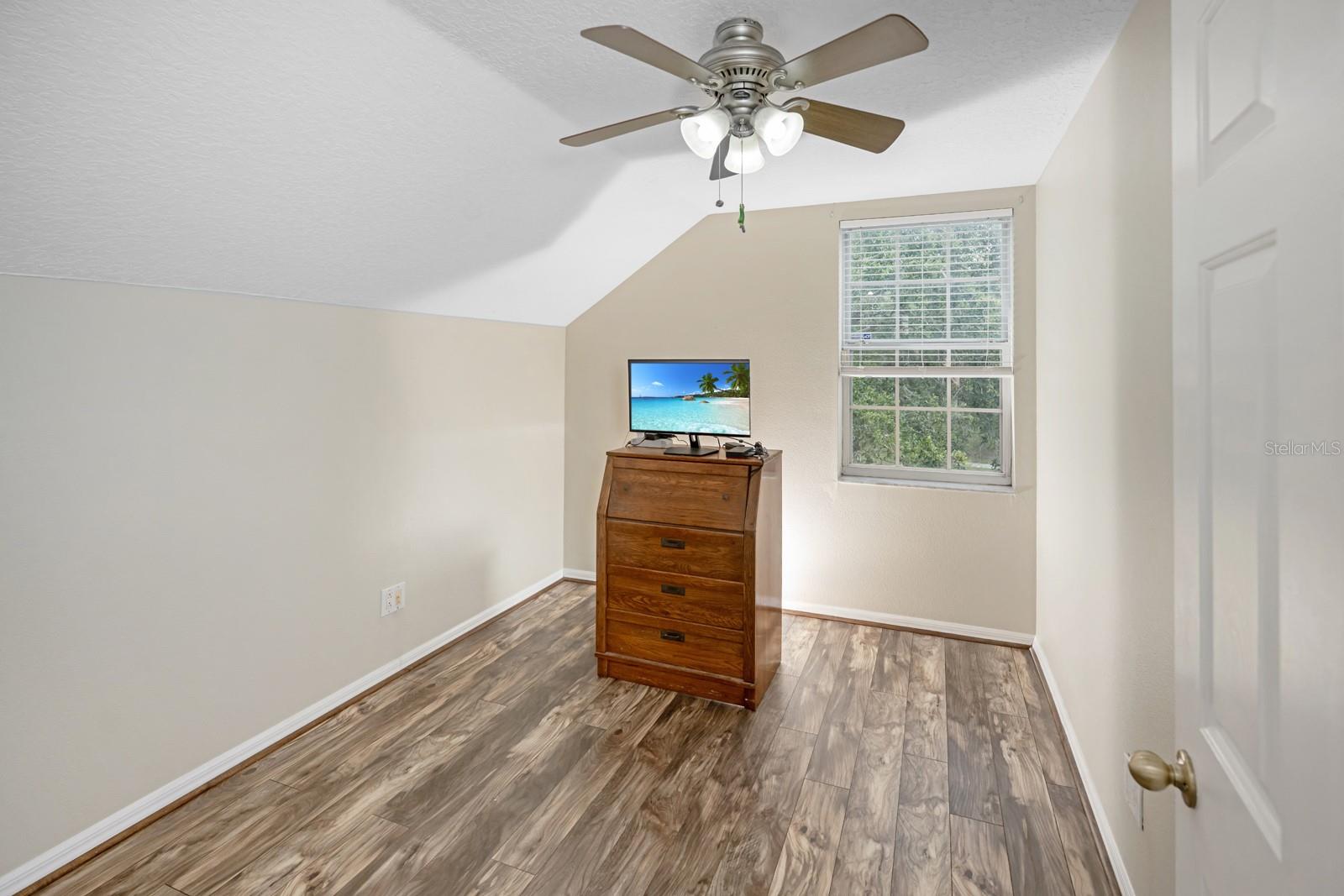 Image 12 of 15 For 10807 Shasta Court