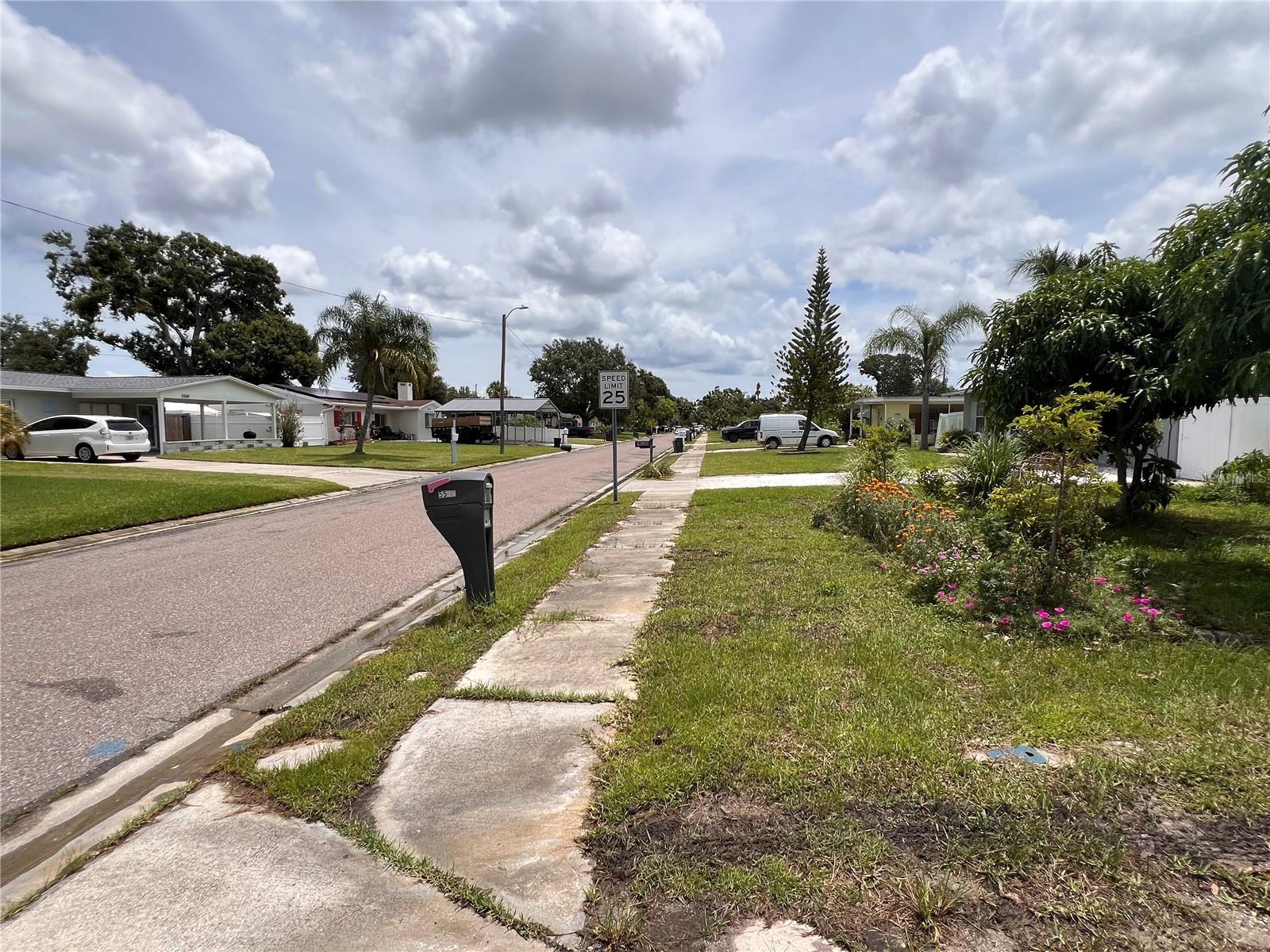 Image 4 of 17 For 5590 96th Terrace N