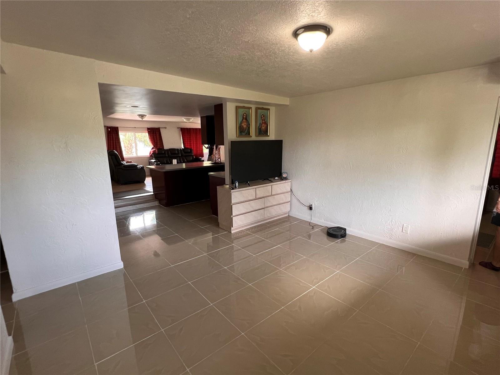 Image 5 of 17 For 5590 96th Terrace N