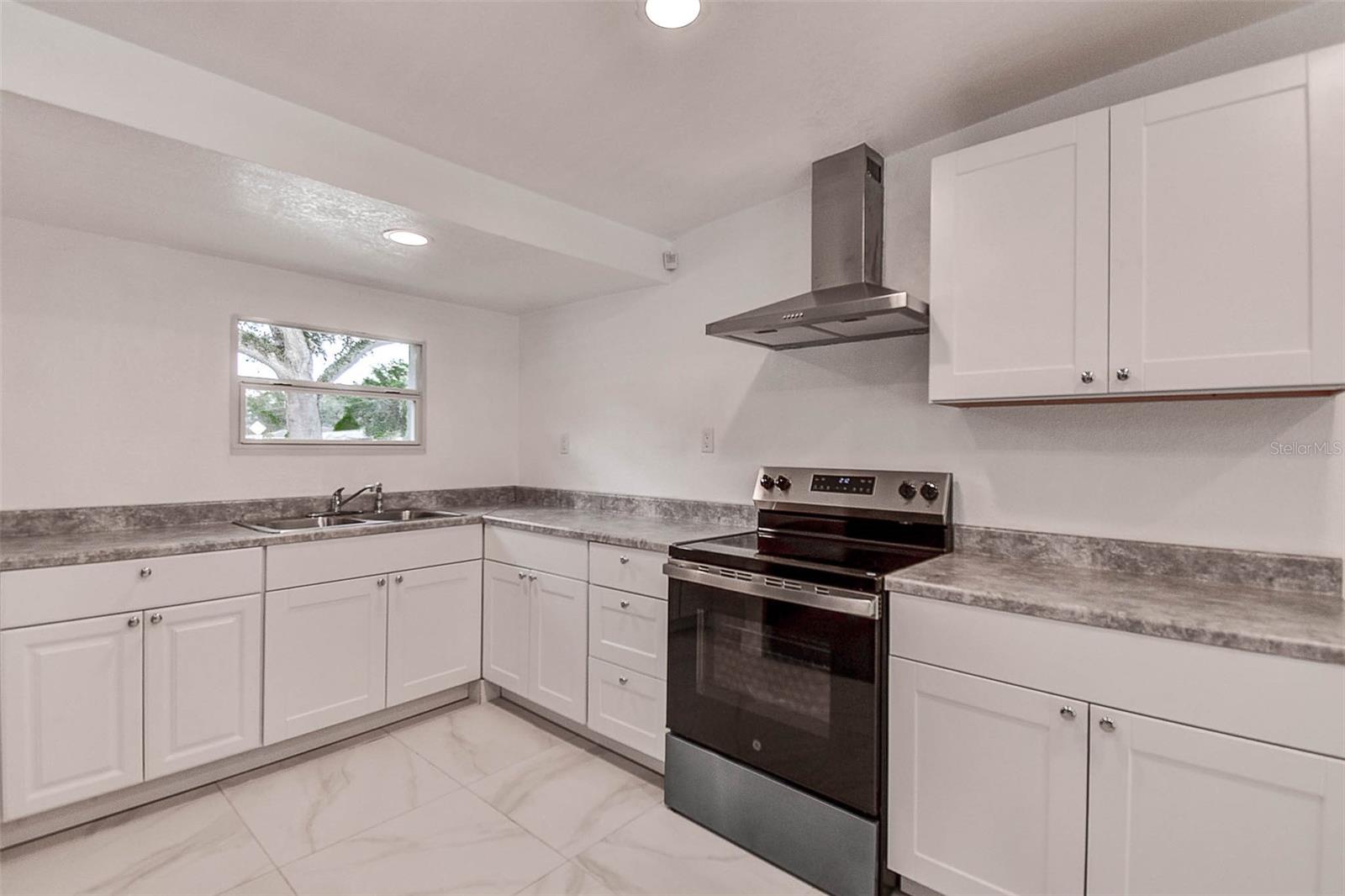Image 10 of 37 For 3722 Idlewild Avenue
