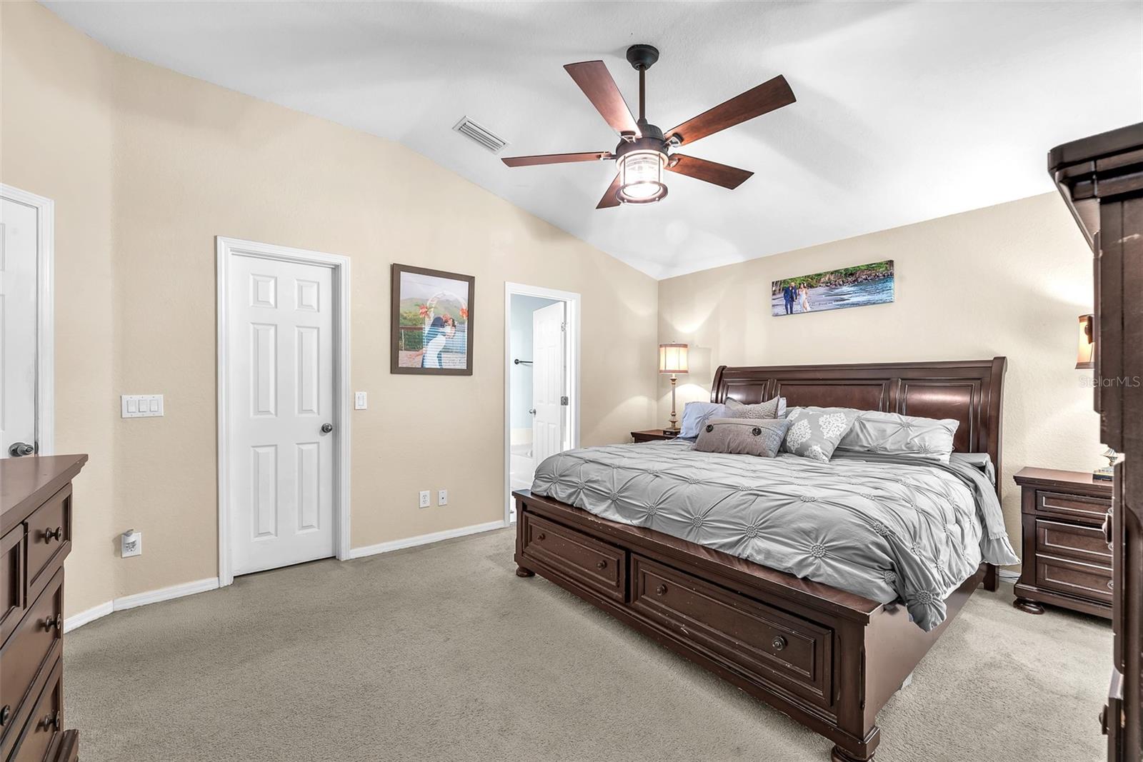 Image 17 of 27 For 11841 Autumn Creek Drive