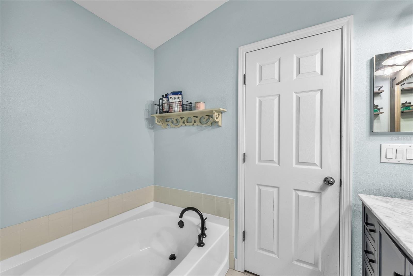 Image 19 of 27 For 11841 Autumn Creek Drive