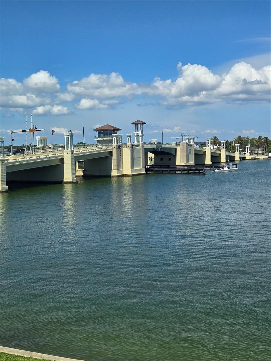 Image 28 of 31 For 500 Treasure Island Causeway 305