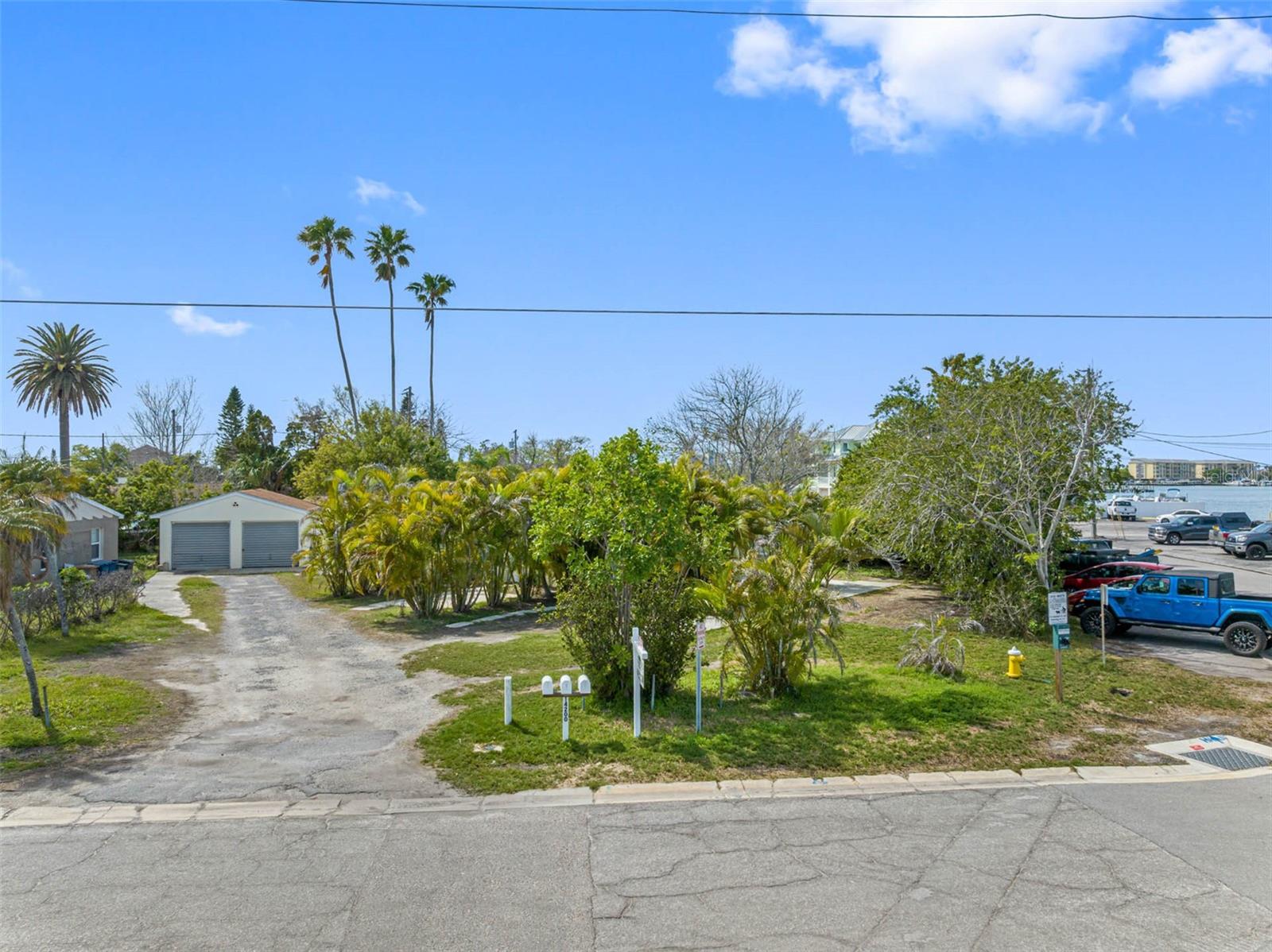 Image 2 of 25 For 14200 Parsley Drive