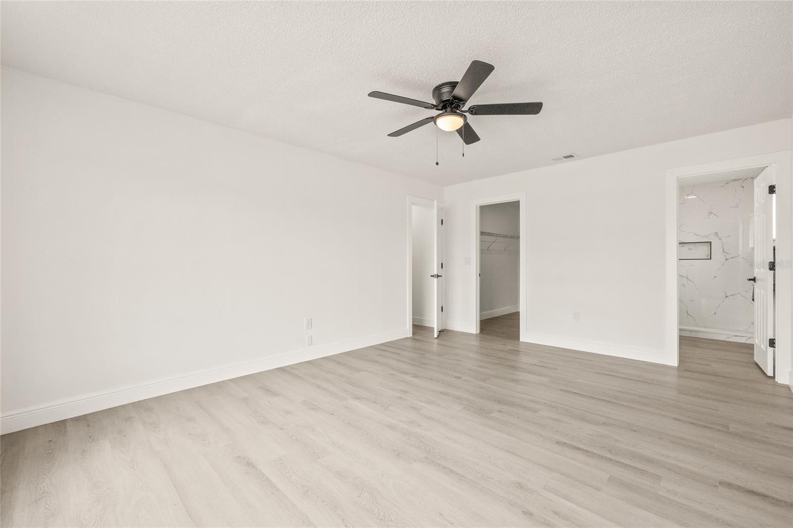 Image 12 of 30 For 2473 Mariner Boulevard