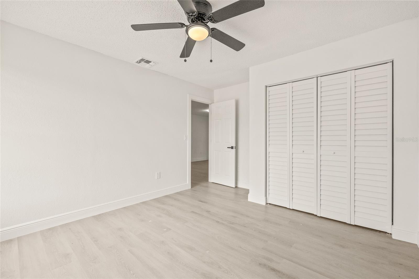 Image 17 of 30 For 2473 Mariner Boulevard
