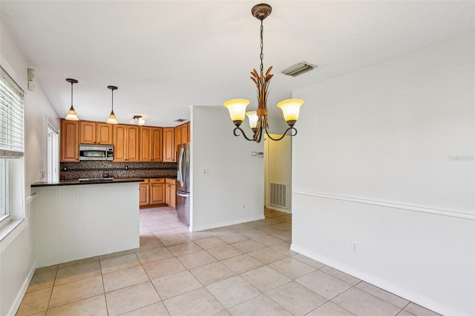 Image 11 of 28 For 808 Franklin Circle