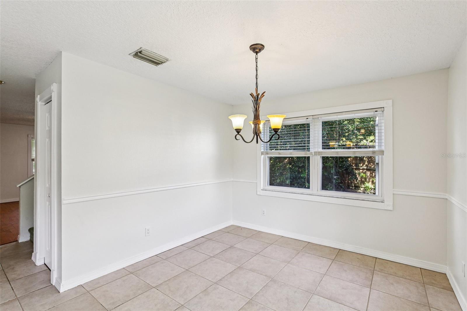 Image 12 of 28 For 808 Franklin Circle