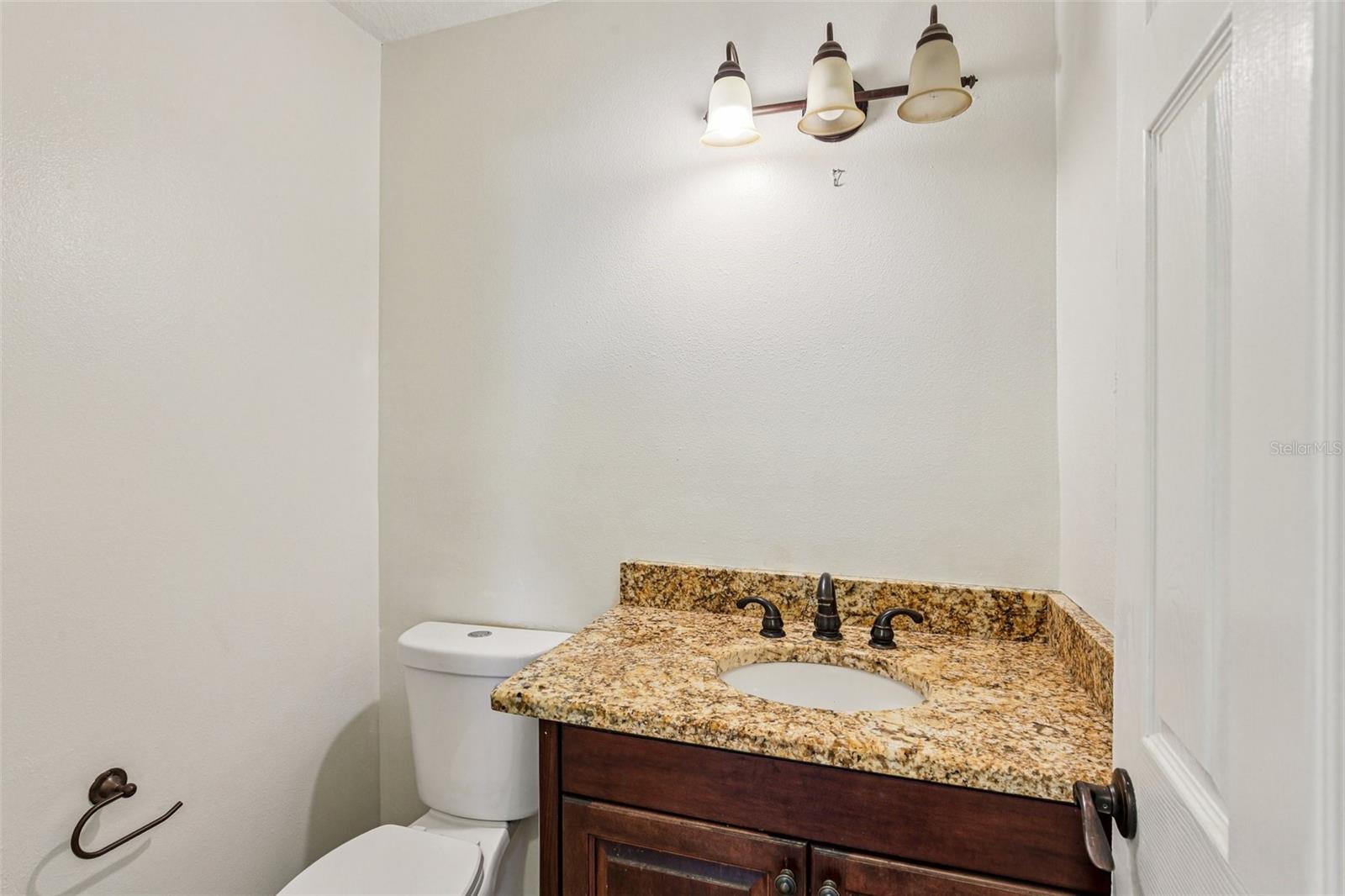 Image 14 of 28 For 808 Franklin Circle