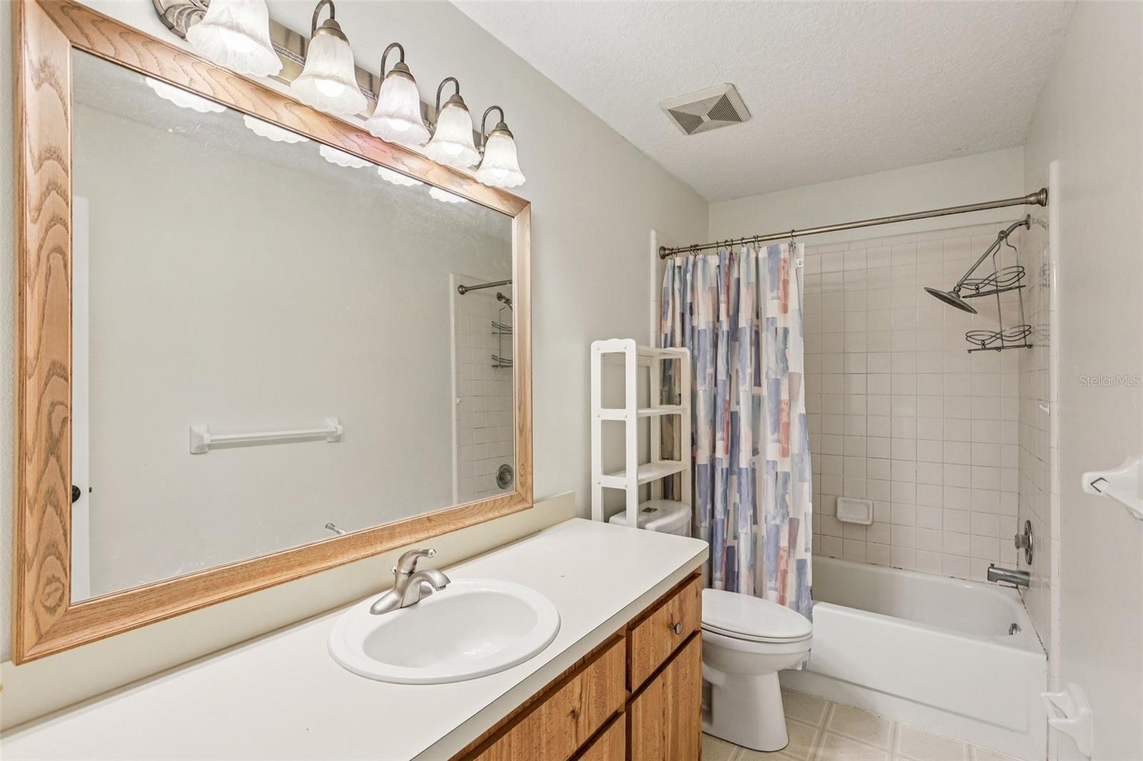 Image 23 of 28 For 808 Franklin Circle